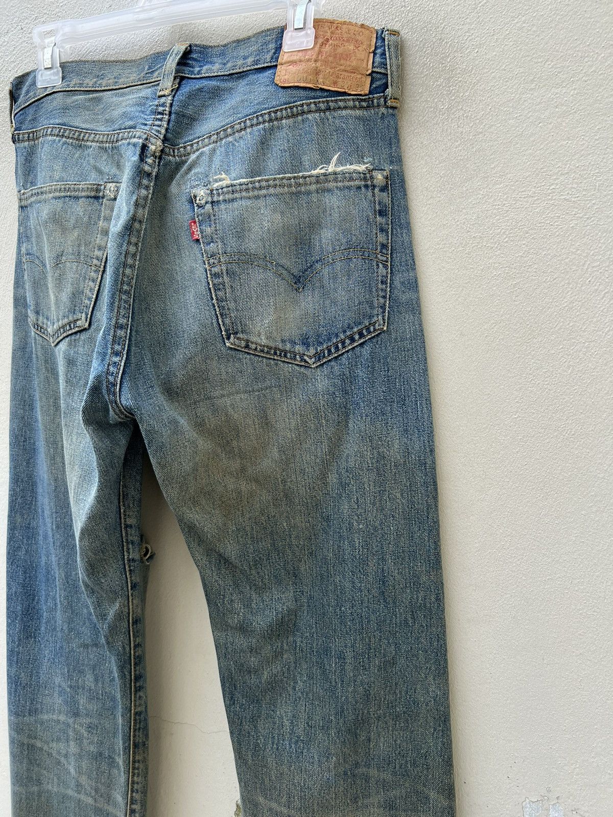 Levi's Vintage Clothing 1998 LVC Levi’s 501 XX Selvedge Denim Dirty Trashed Jeans Size US 32 / EU 48 - 18 Thumbnail