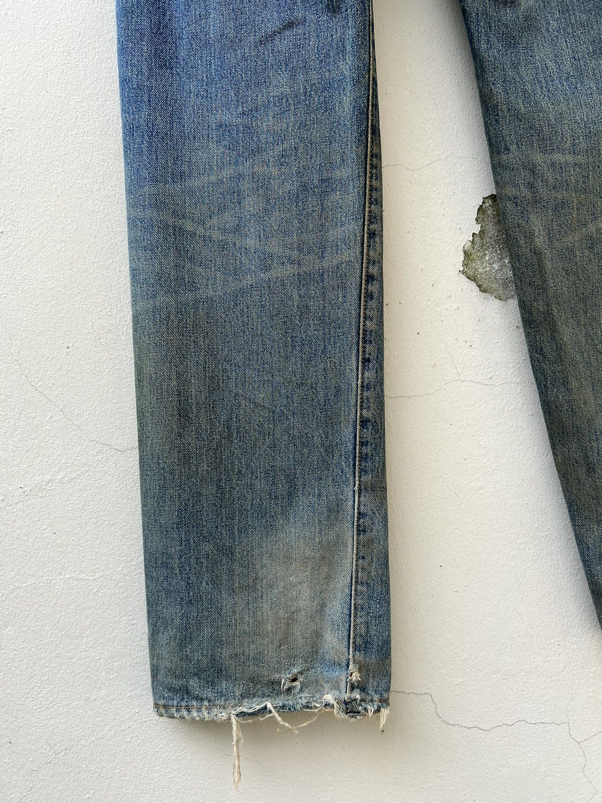Levi's Vintage Clothing 1998 LVC Levi’s 501 XX Selvedge Denim Dirty Trashed Jeans Size US 32 / EU 48 - 17 Thumbnail