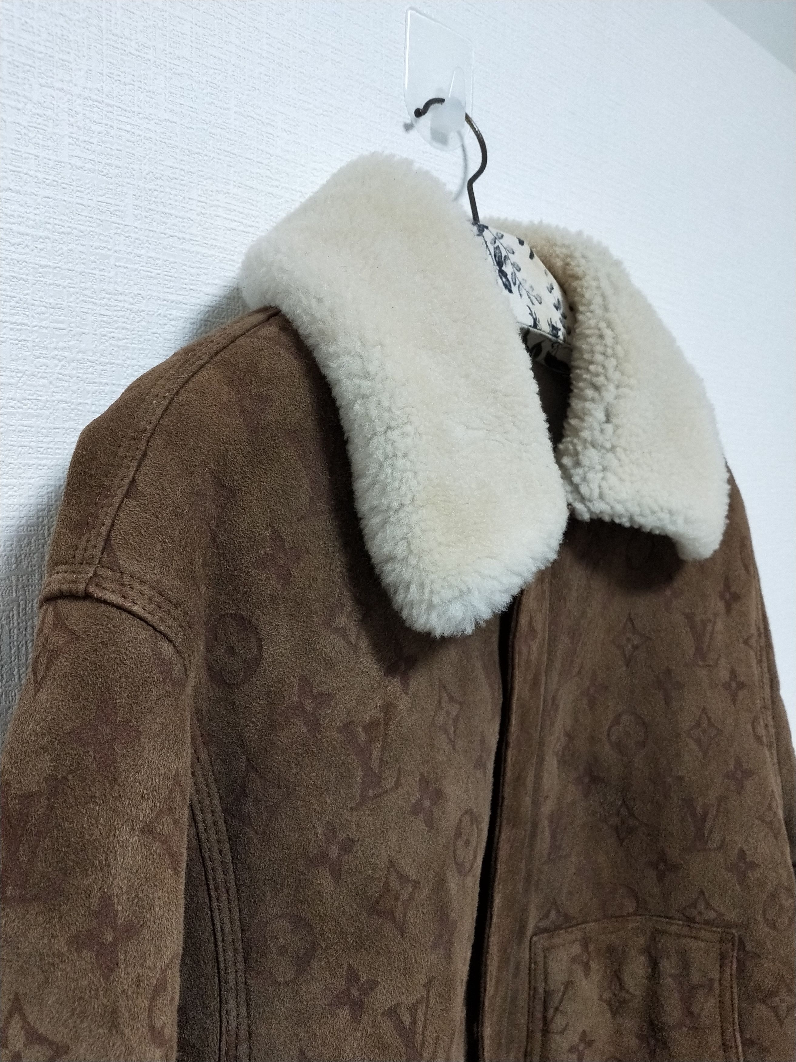 Louis Vuitton Monogram Embossed Shearling Jacket Size US L / EU 52-54 / 3 - 4 Thumbnail