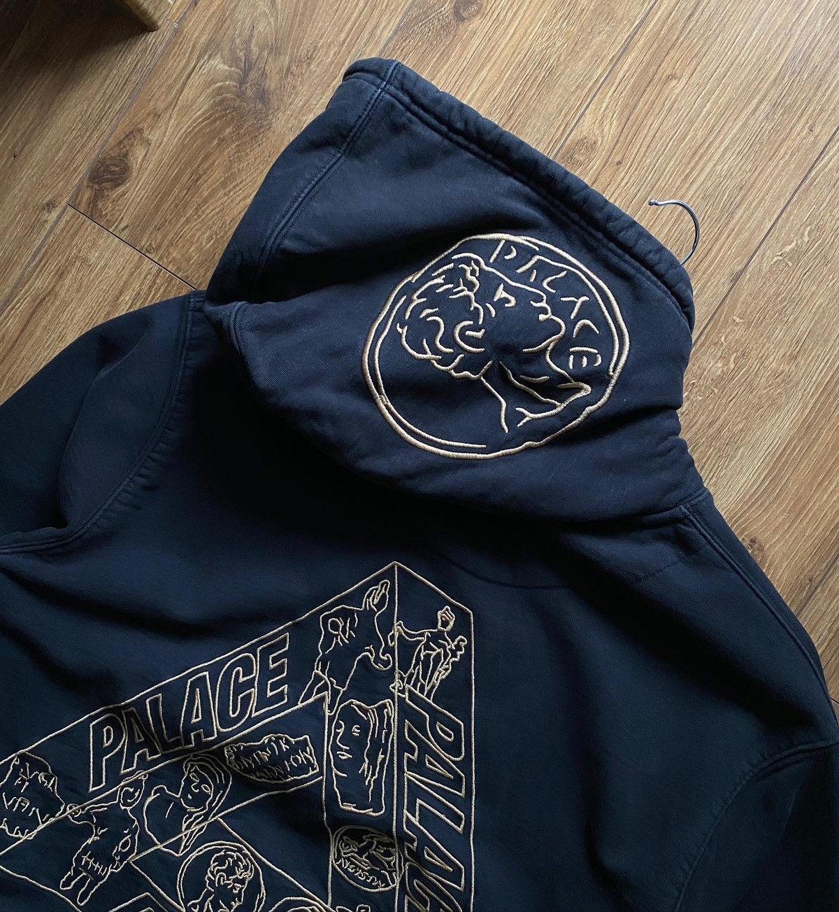 Palace Palace Tri archaeology Hood Back hoodie size M Size US M / EU 48-50 / 2 - 2 Thumbnail