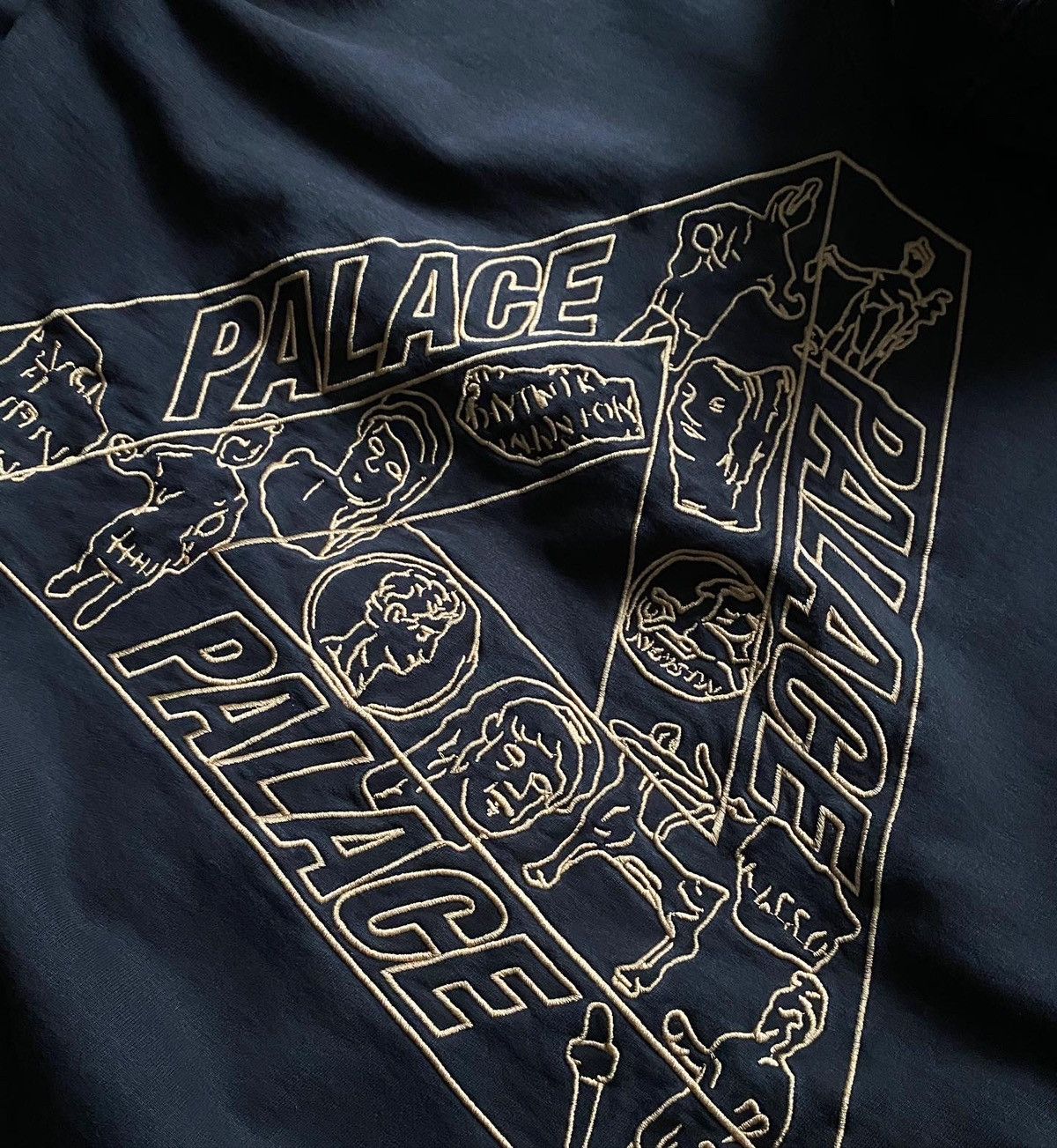 Palace Palace Tri archaeology Hood Back hoodie size M Size US M / EU 48-50 / 2 - 3 Thumbnail