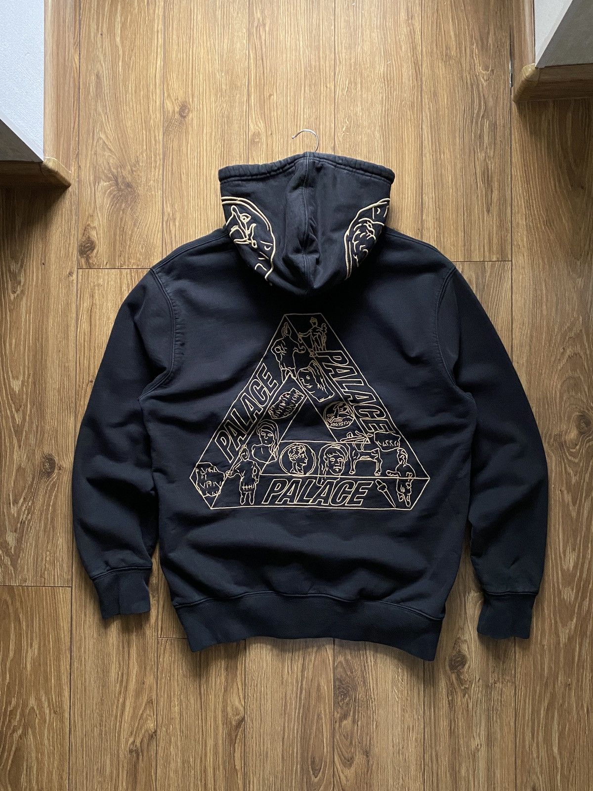 Palace Palace Tri archaeology Hood Back hoodie size M Size US M / EU 48-50 / 2 - 16 Thumbnail