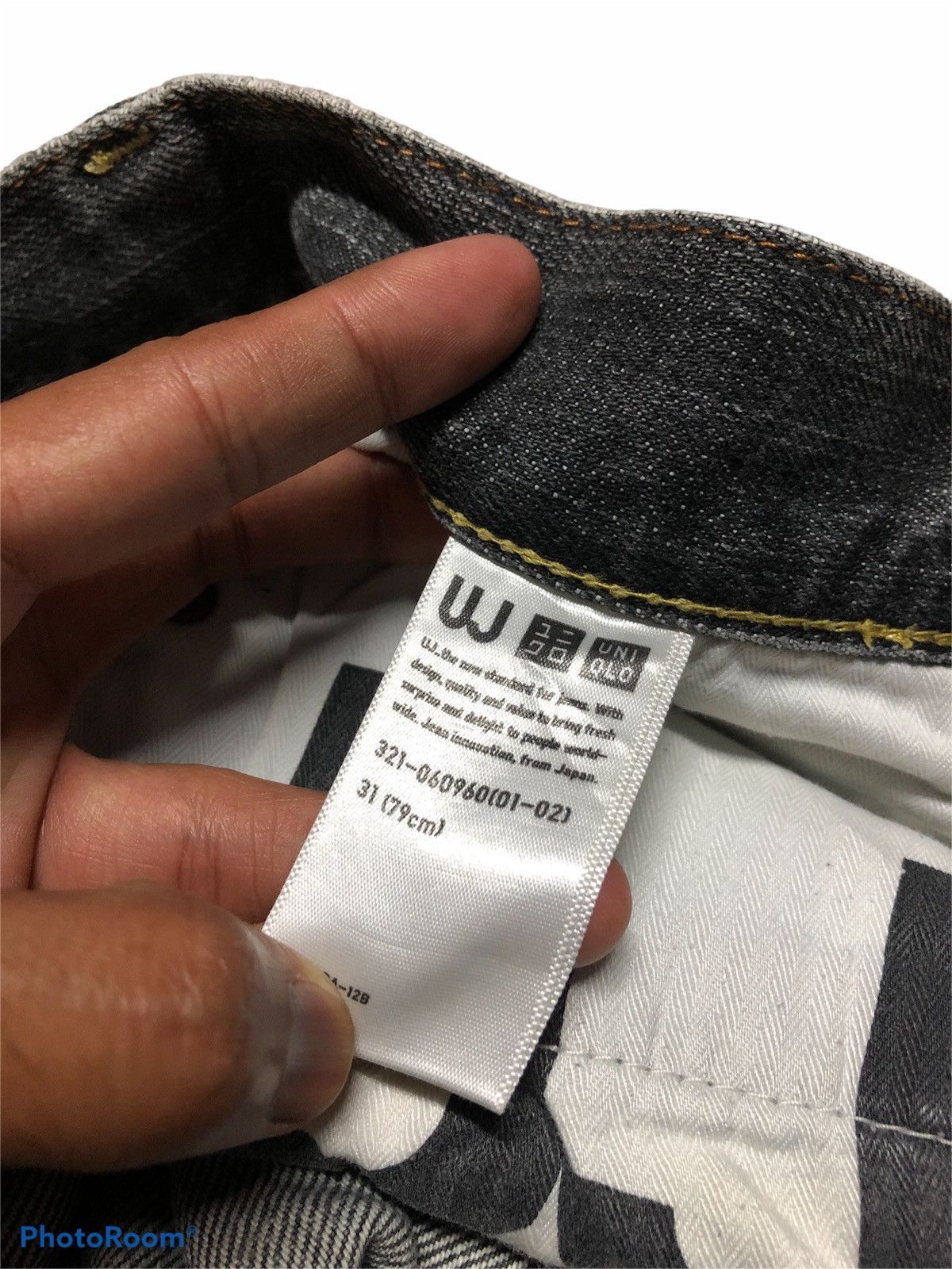 Uniqlo SELVEDGE⚡️⚡️UNIQLO DISTRESSED WASHED BLACK DENIM Size US 30 / EU 46 - 3 Thumbnail