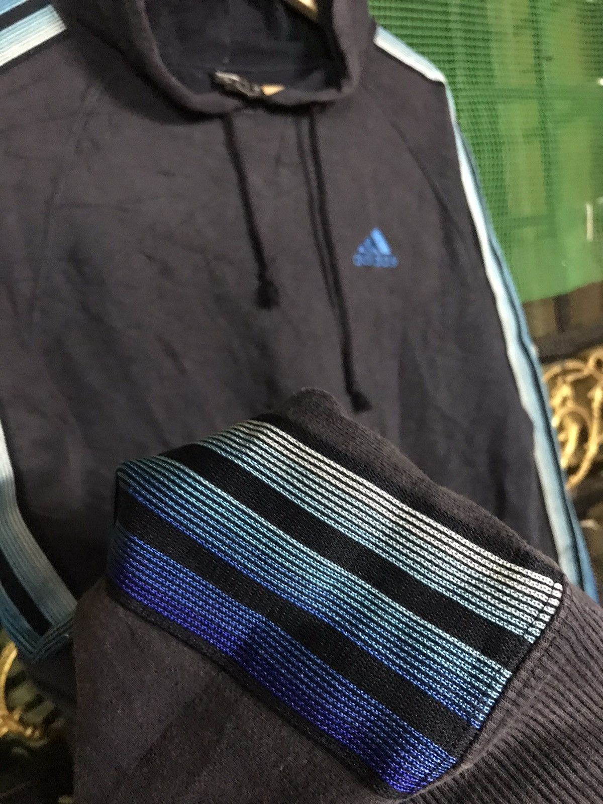 Adidas Adidas Hoodie Small Logo Pullover Size US M / EU 48-50 / 2 - 4 Thumbnail