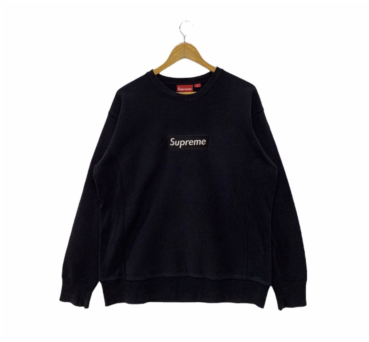 Supreme box hotsell logo crewneck black