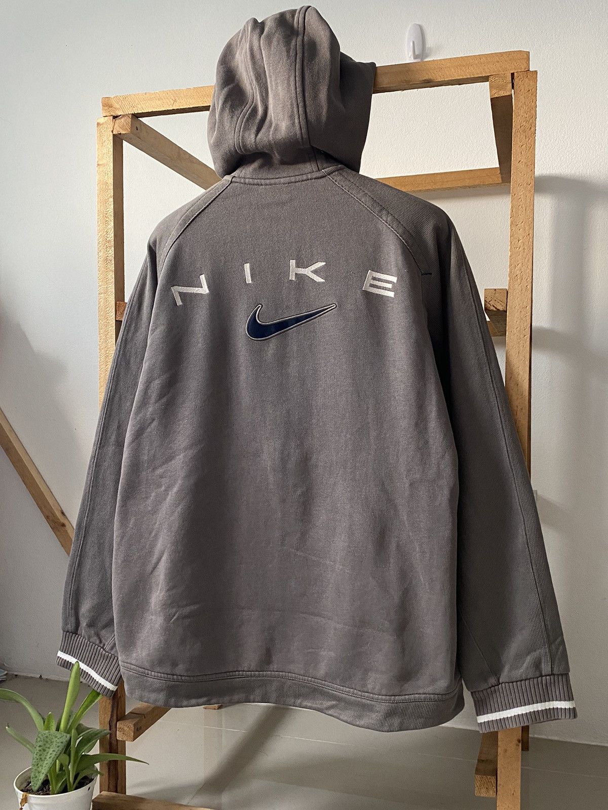 Vintage 90’s Nike Spell Out Zip-Up Hoodie