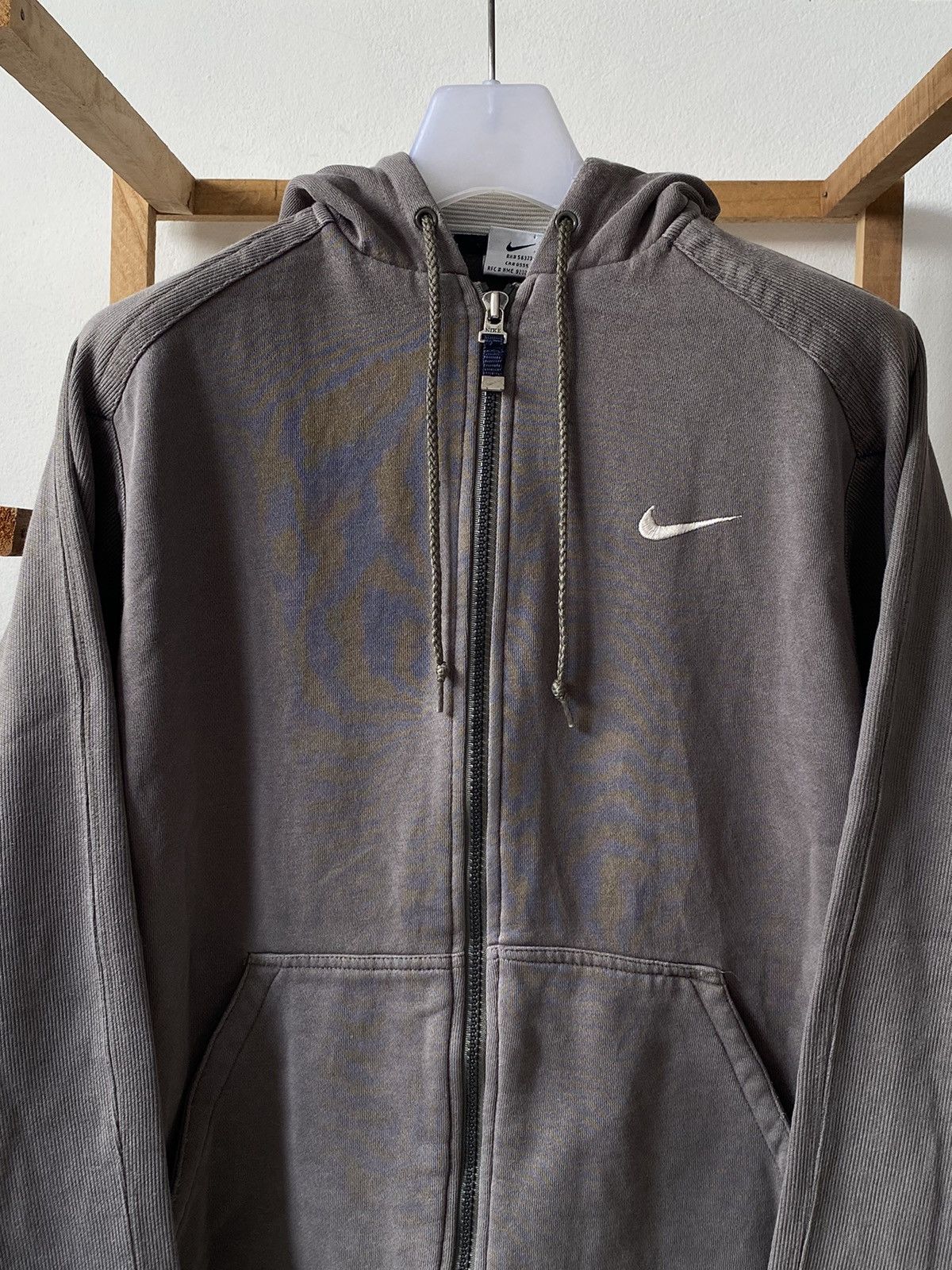 Vintage 90’s Nike Spell Out Zip-Up Hoodie