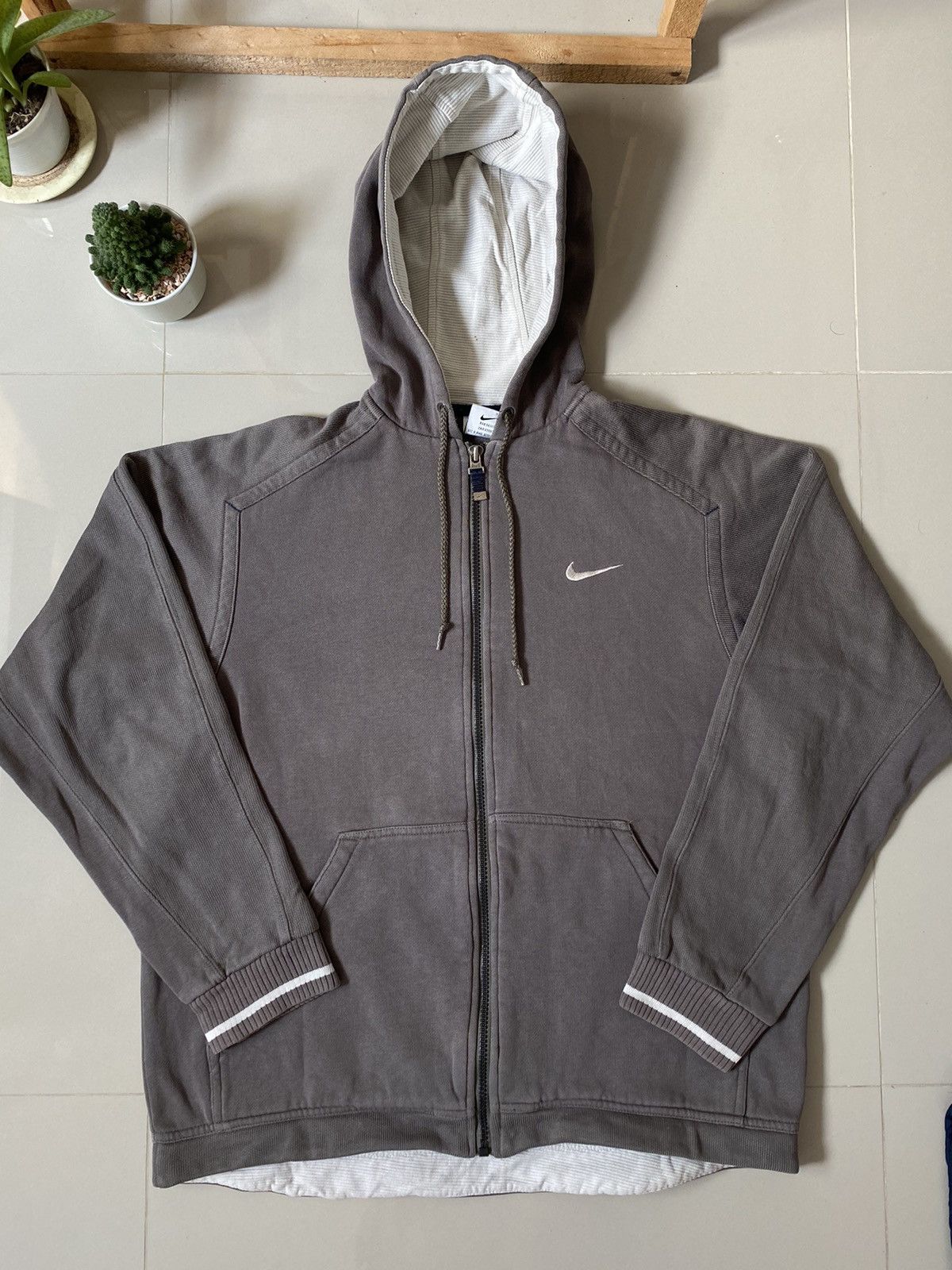 Vintage 90’s Nike Spell Out Zip-Up Hoodie