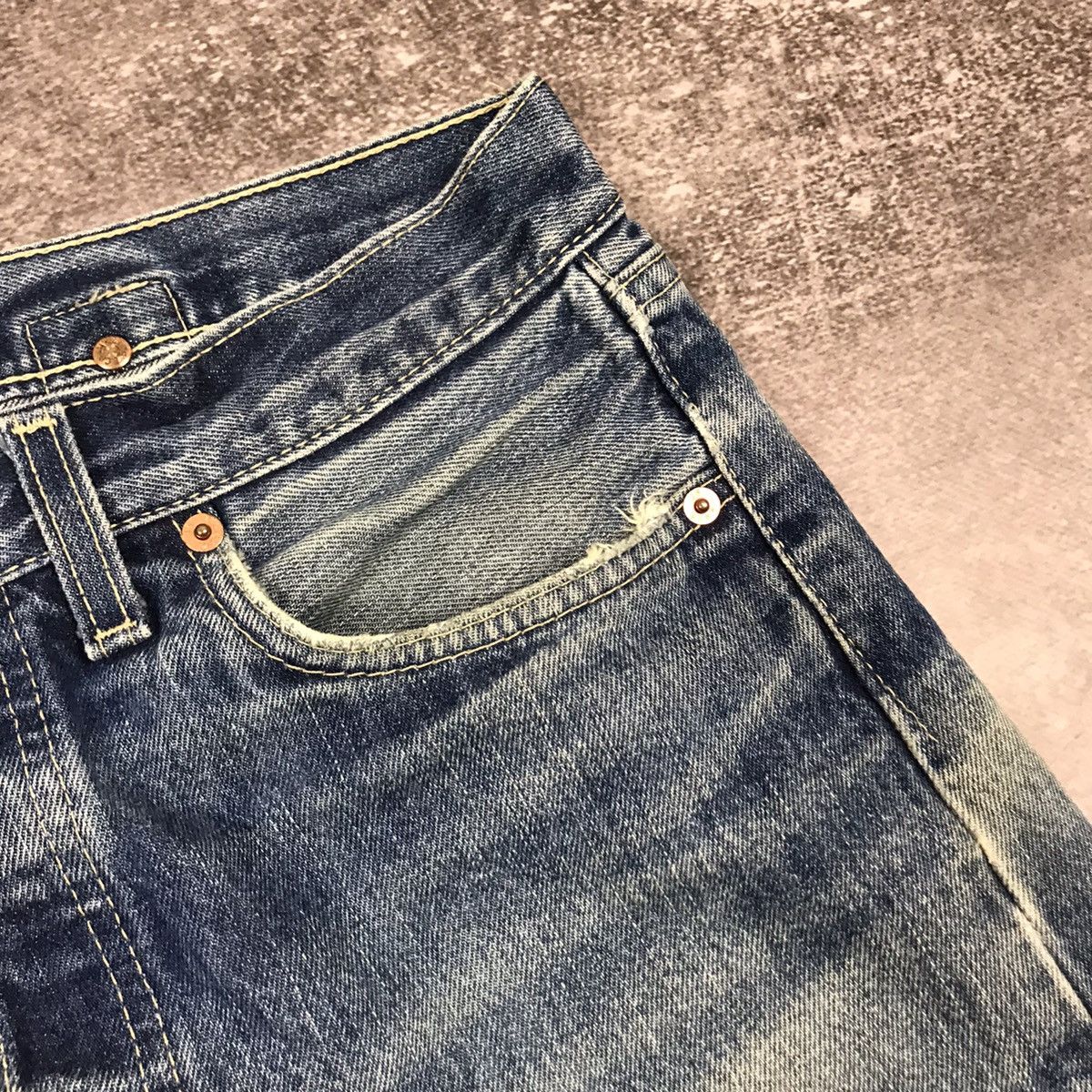 Levi's Vintage Levis 551 Made in U.K Jeans Size US 32 / EU 48 - 10 Thumbnail