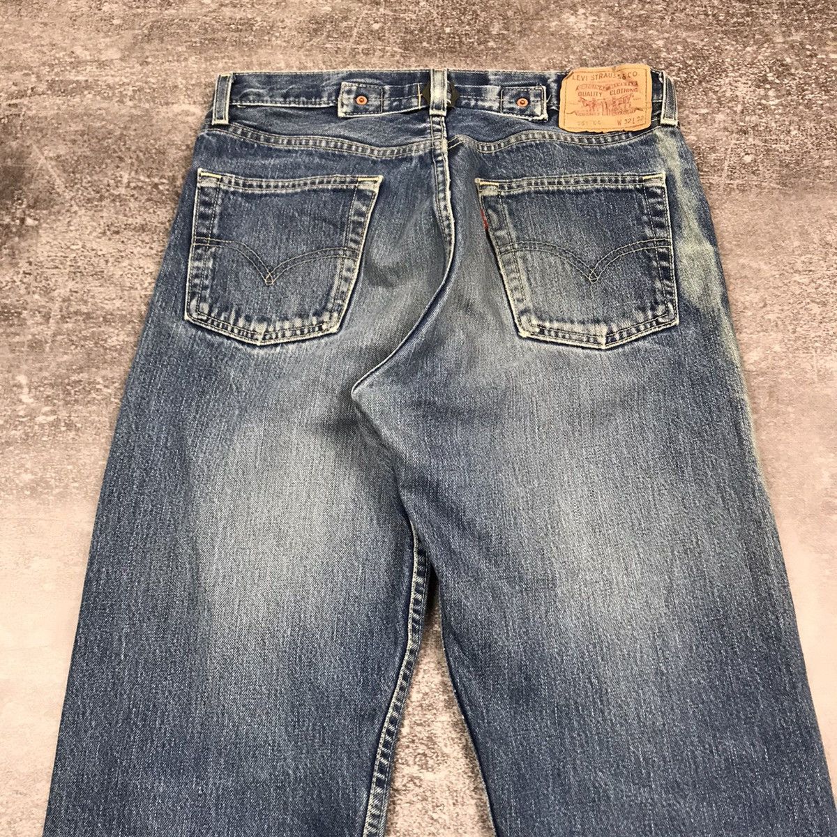 Levi's Vintage Levis 551 Made in U.K Jeans Size US 32 / EU 48 - 3 Thumbnail
