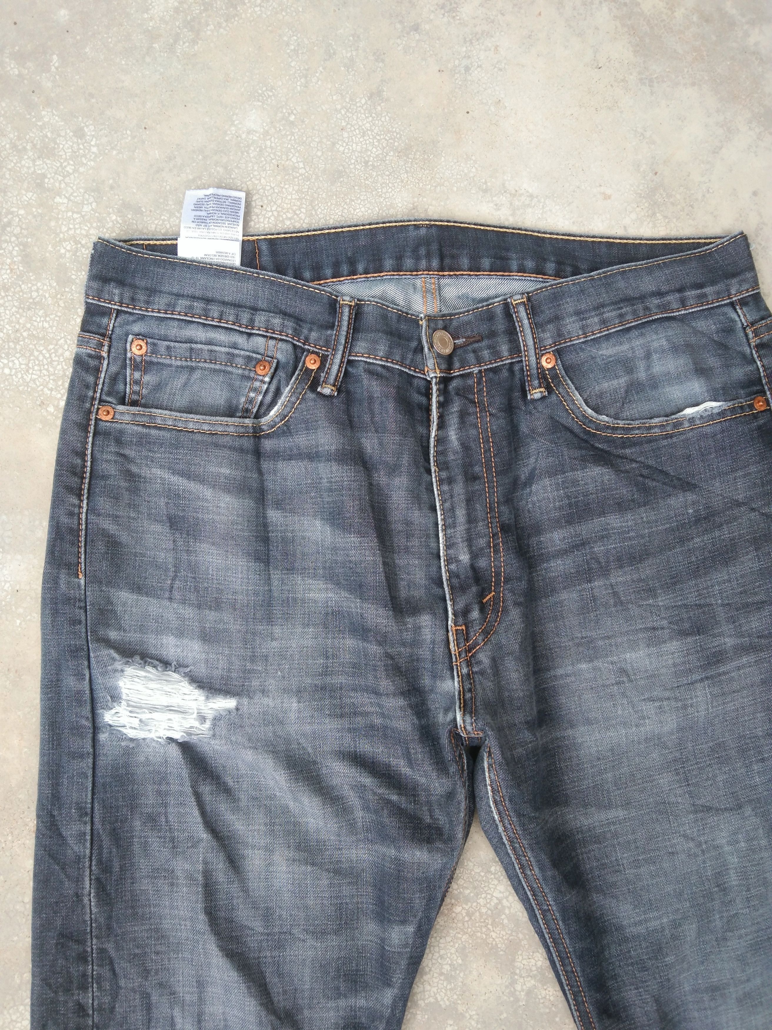 Levi's Vintage Levi's Jeans 513 Faded Blue Distressed Denim 34x29 Size US 34 / EU 50 - 7 Thumbnail