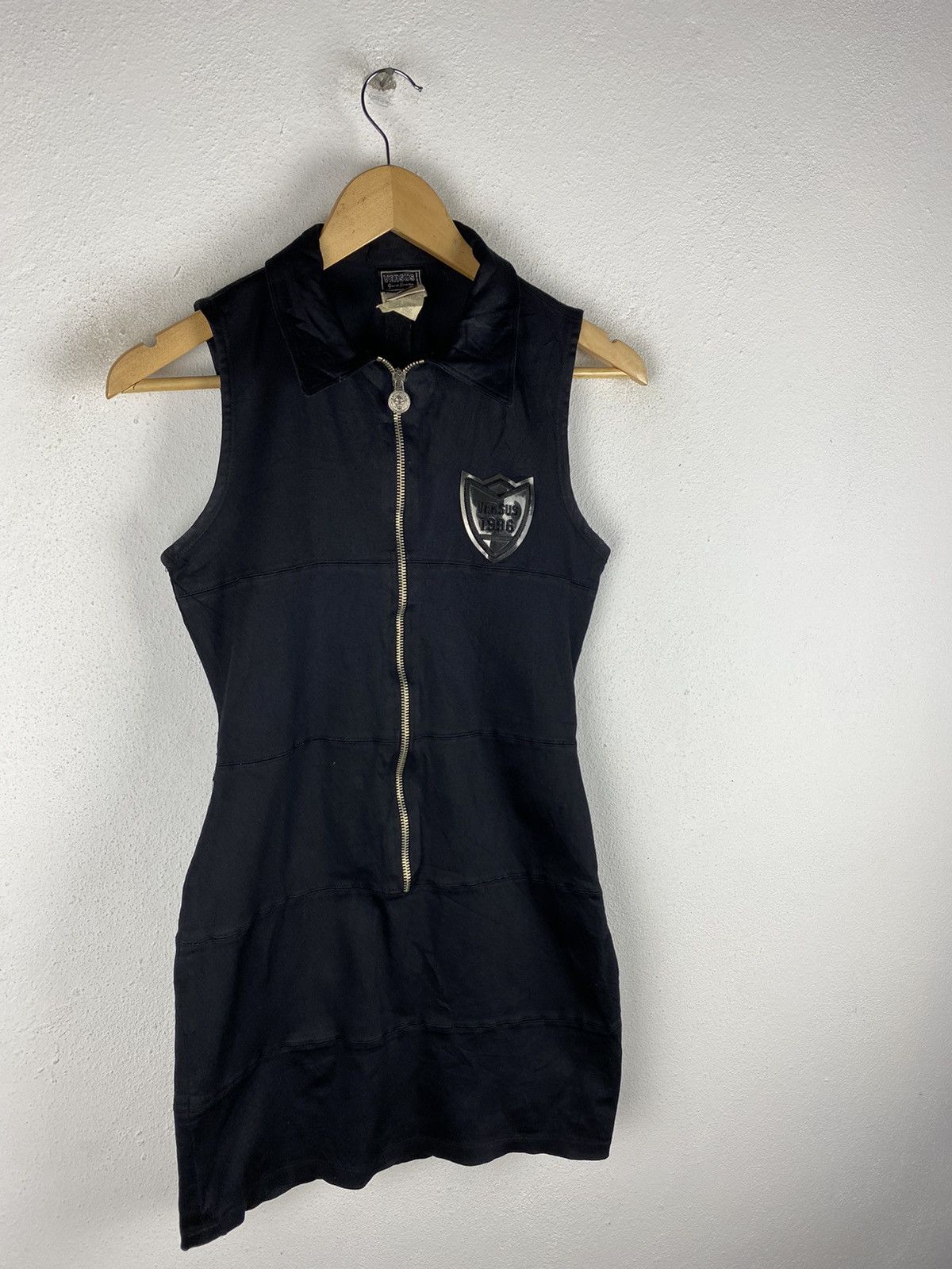 Versace × Versus Versace 🔥SALE🔥GIANNI VERSACE MADE IN ITALY Size M / US 6-8 / IT 42-44 - 5 Thumbnail