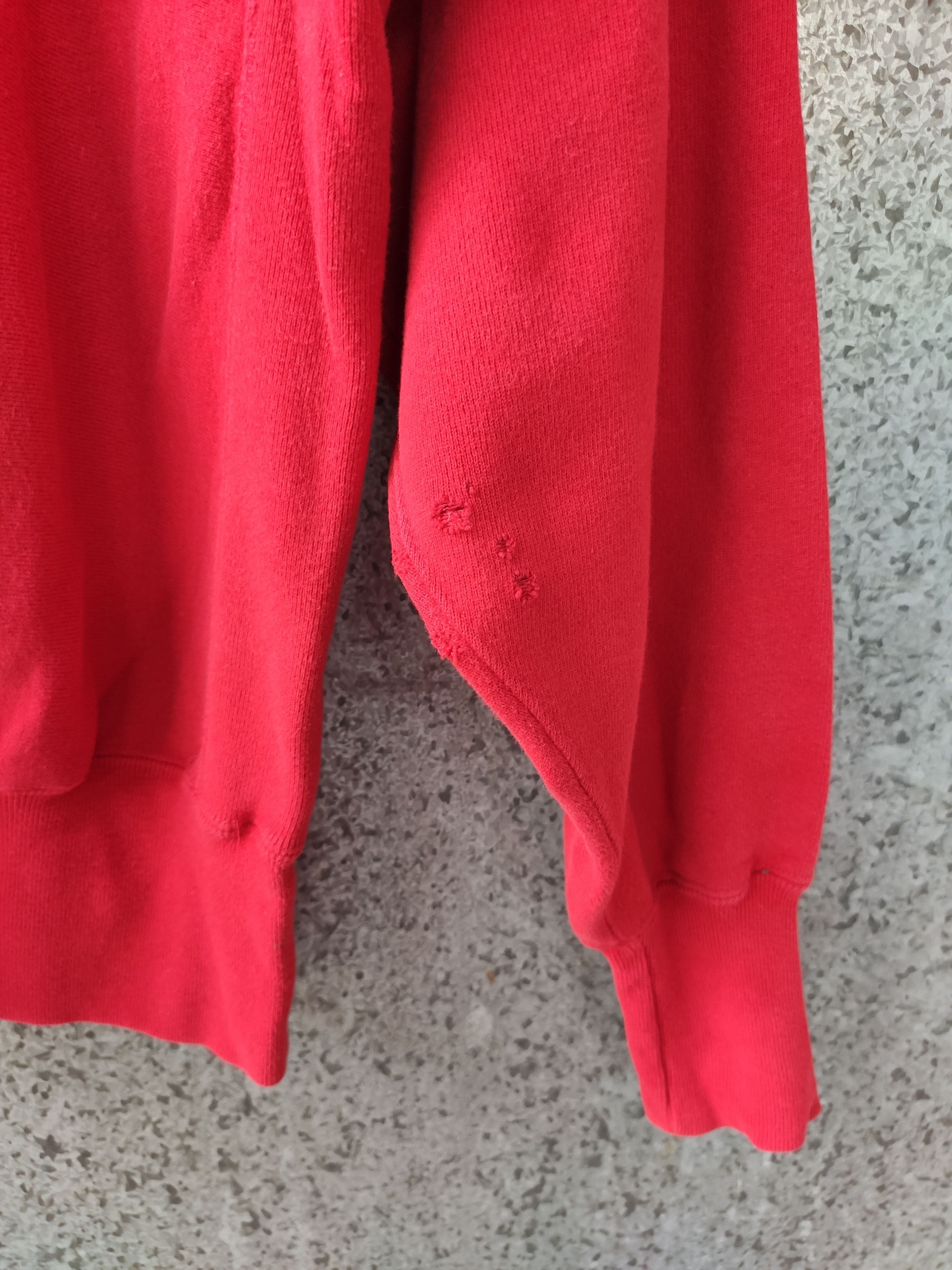 Champion Vtg Champion sweatshirt distressed Champion reverse weave Size US L / EU 52-54 / 3 - 6 Thumbnail