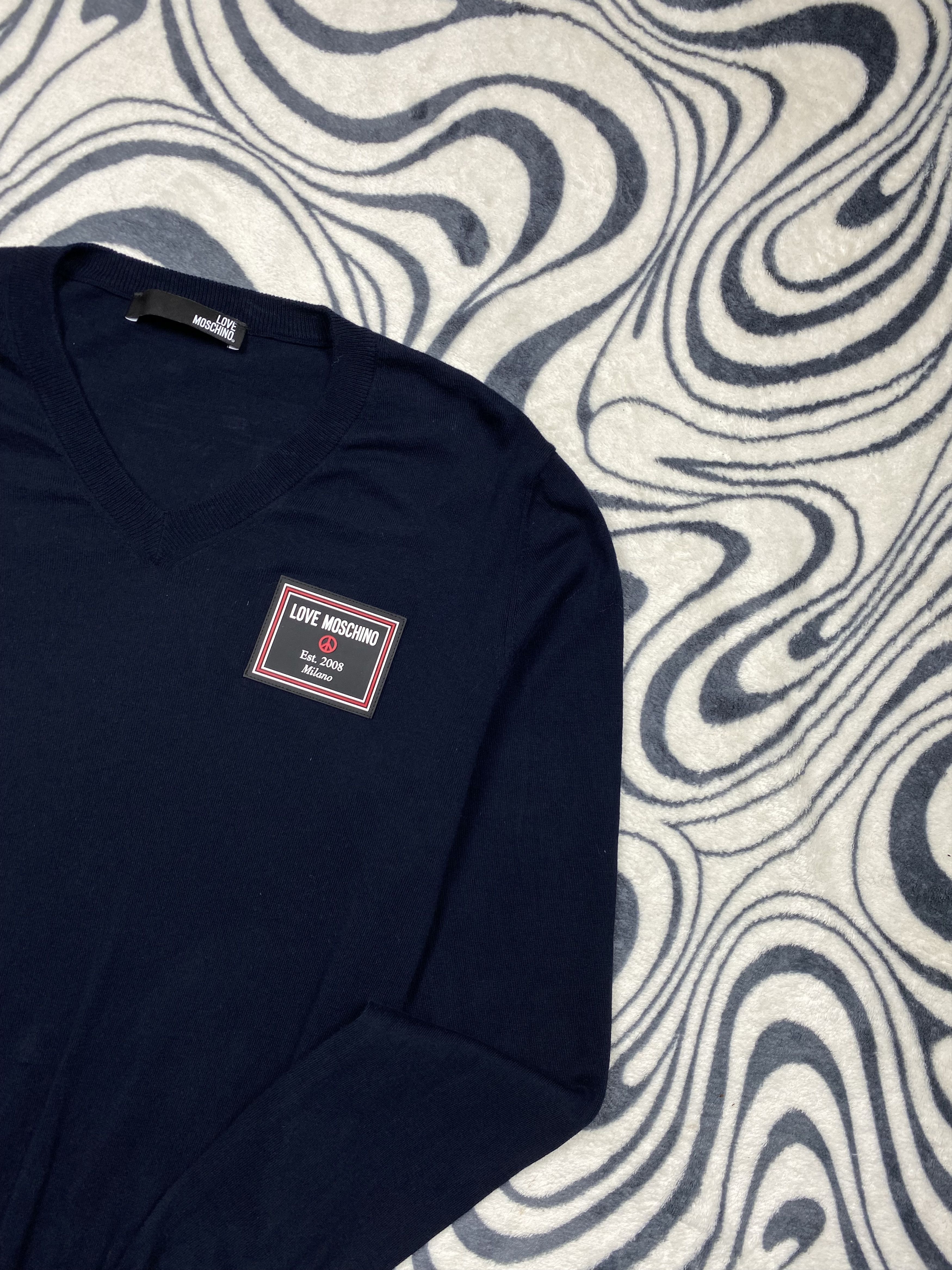 Moschino × Vintage Love Moschino Mens V-Neck Sweater Size US L / EU 52-54 / 3 - 2 Thumbnail