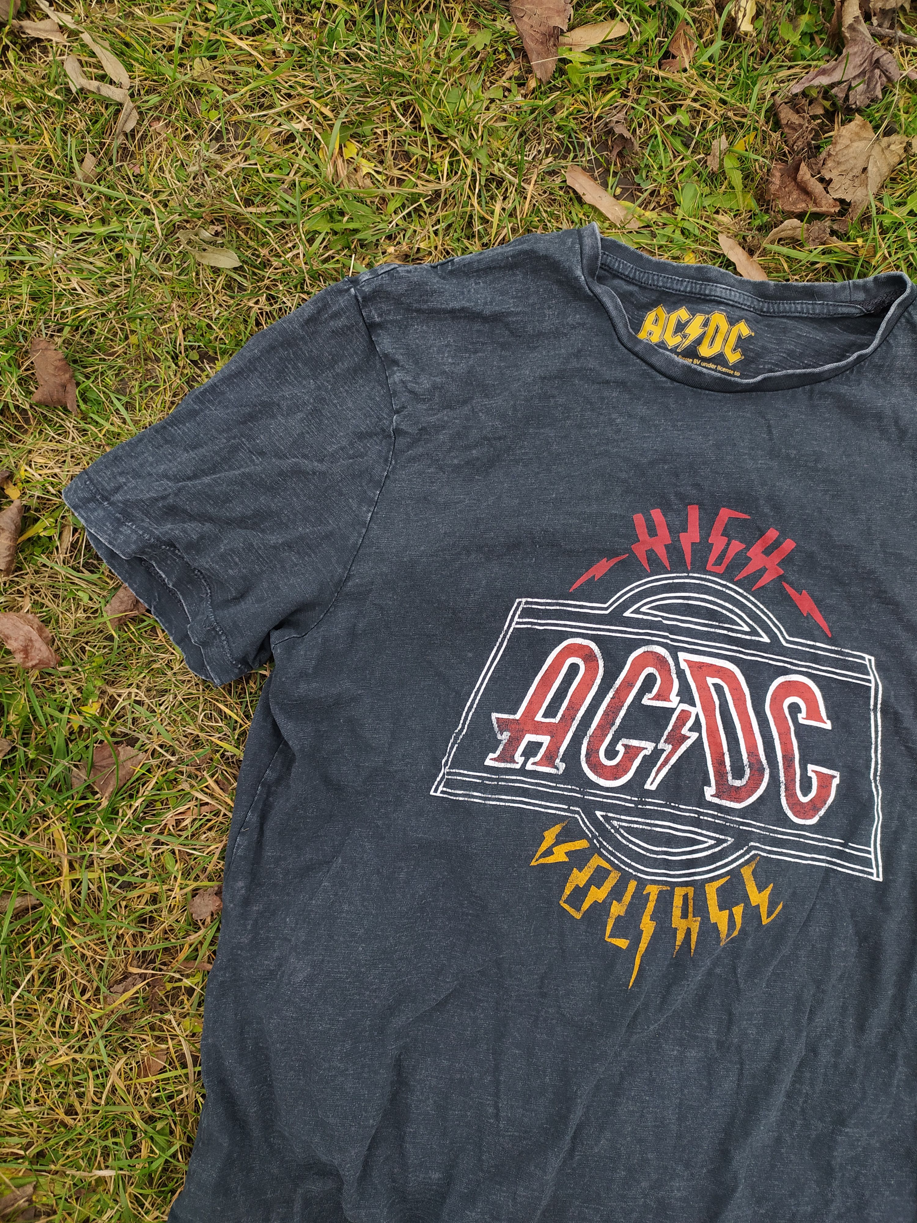 Band Tees × Vintage Vintage Y2K Faded AC/DC High Voltage Band Tee Size US M / EU 48-50 / 2 - 2 Thumbnail