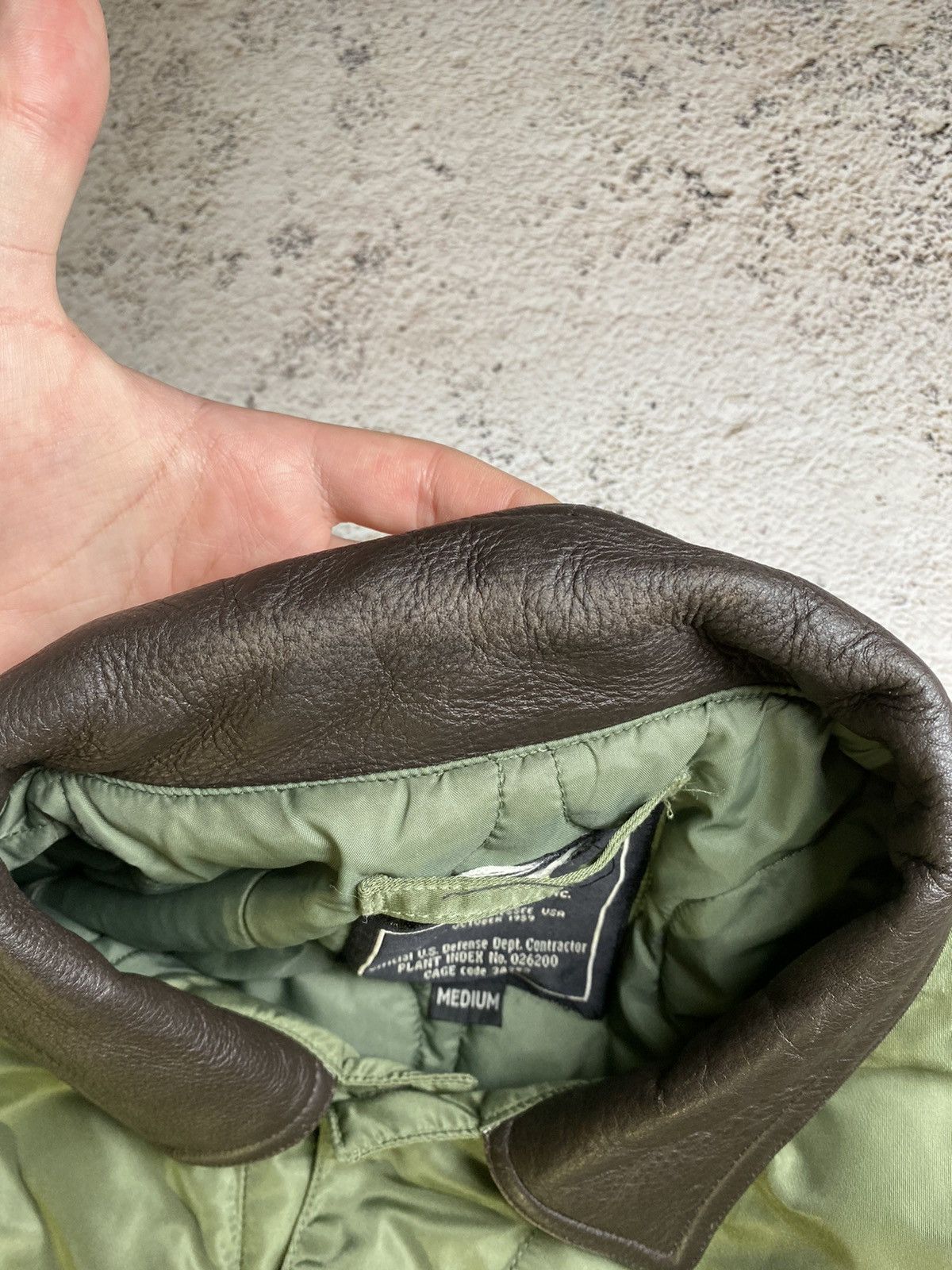 Alpha Industries × Vintage RARE! Vintage Alpha Industries leather collar bomber jacket Size US M / EU 48-50 / 2 - 6 Thumbnail