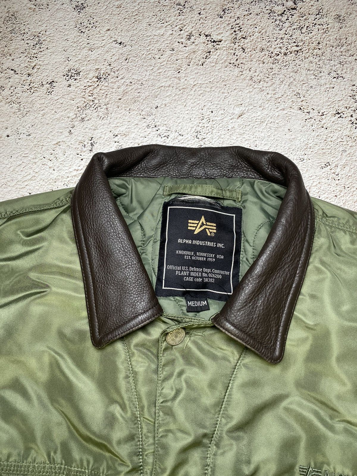 Alpha Industries × Vintage RARE! Vintage Alpha Industries leather collar bomber jacket Size US M / EU 48-50 / 2 - 3 Thumbnail