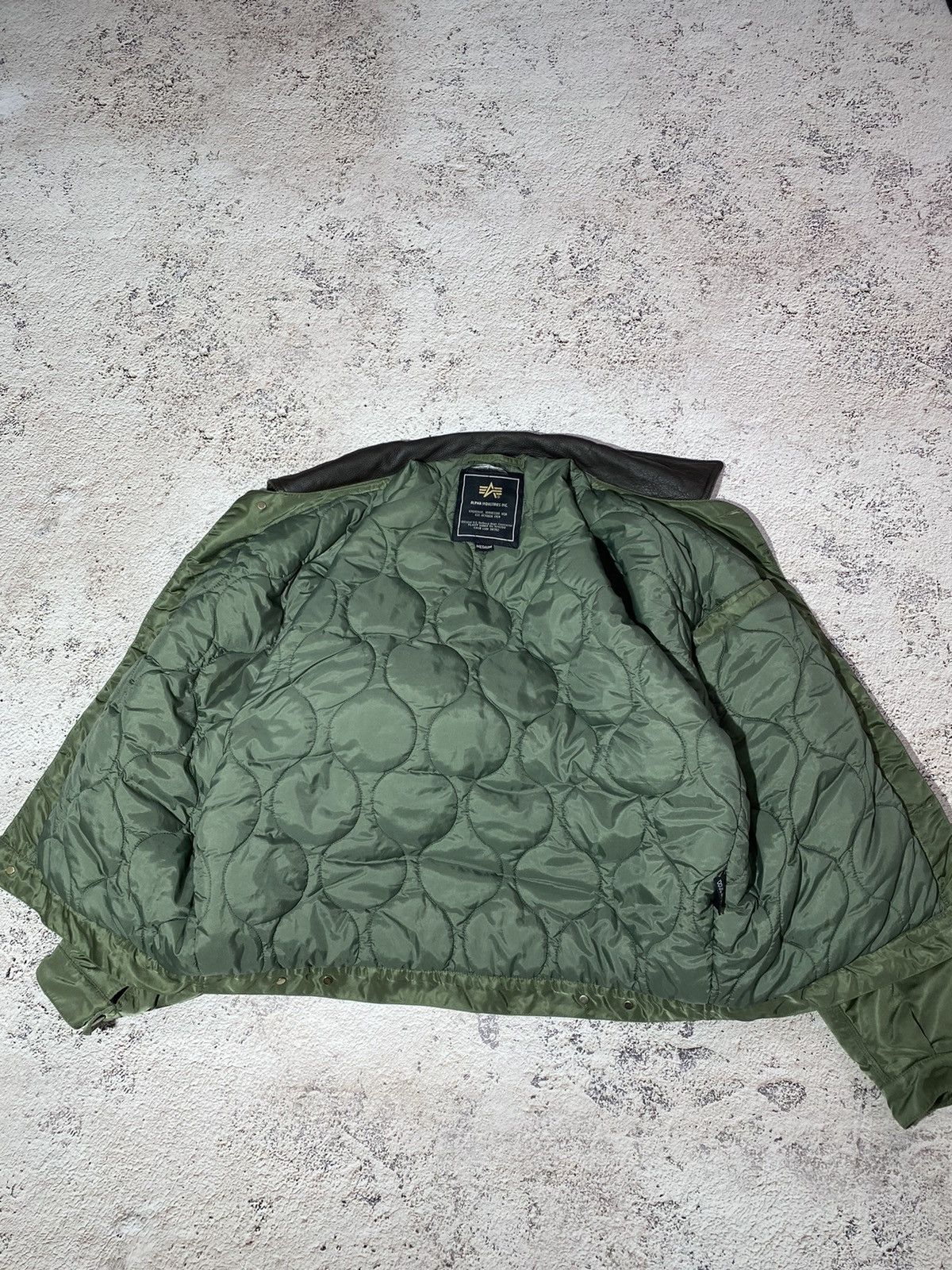 Alpha Industries × Vintage RARE! Vintage Alpha Industries leather collar bomber jacket Size US M / EU 48-50 / 2 - 8 Thumbnail