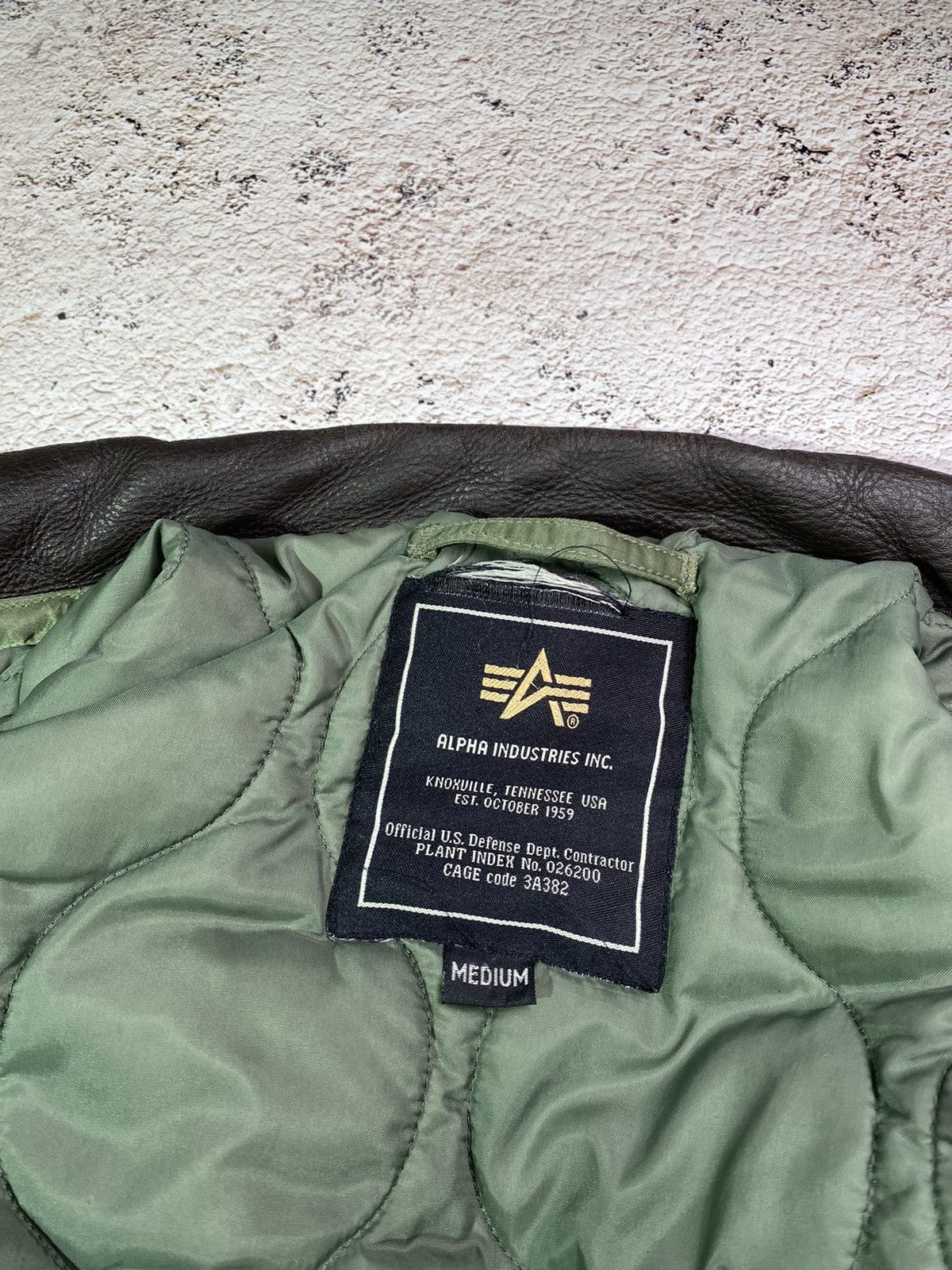 Alpha Industries × Vintage RARE! Vintage Alpha Industries leather collar bomber jacket Size US M / EU 48-50 / 2 - 5 Thumbnail