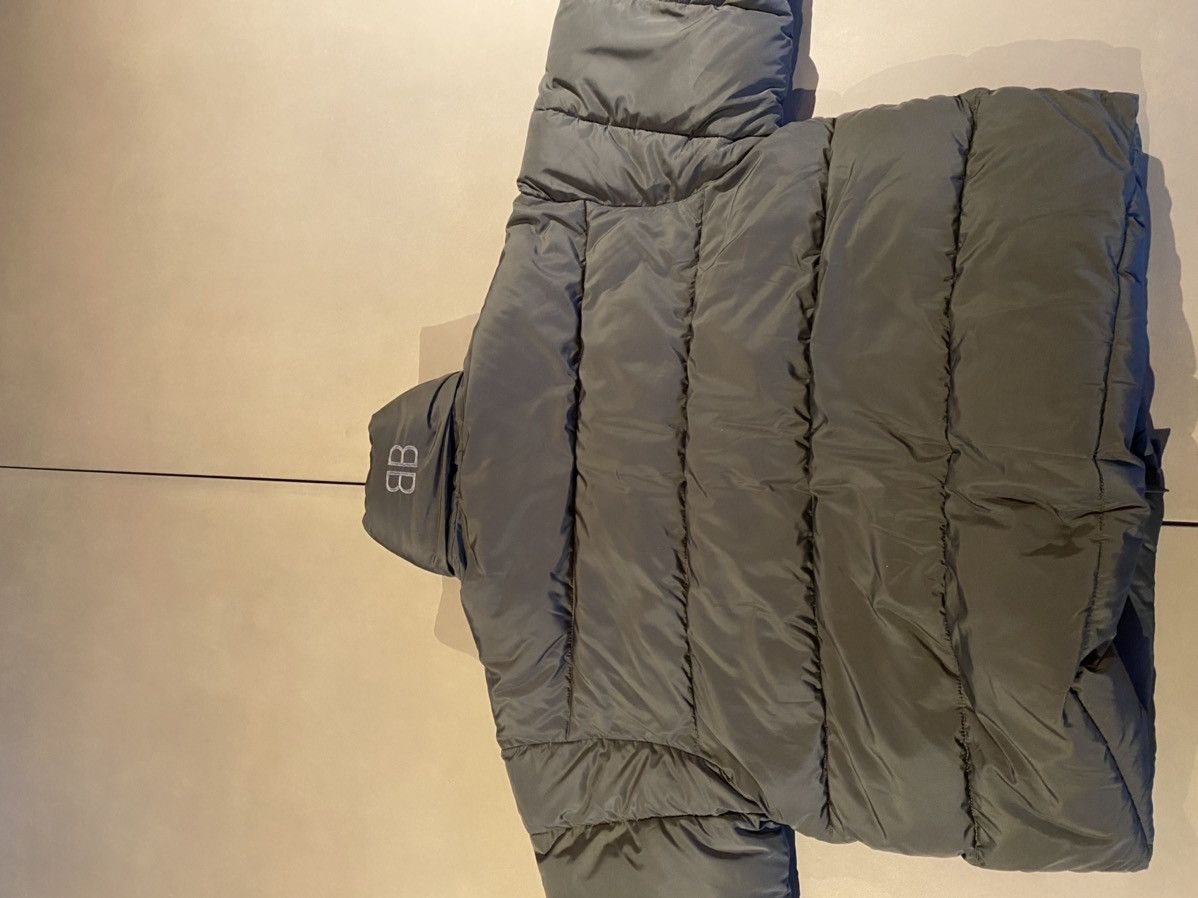 Balenciaga Balenciaga embroidered logo puffer jacket Size US M / EU 48-50 / 2 - 6 Thumbnail