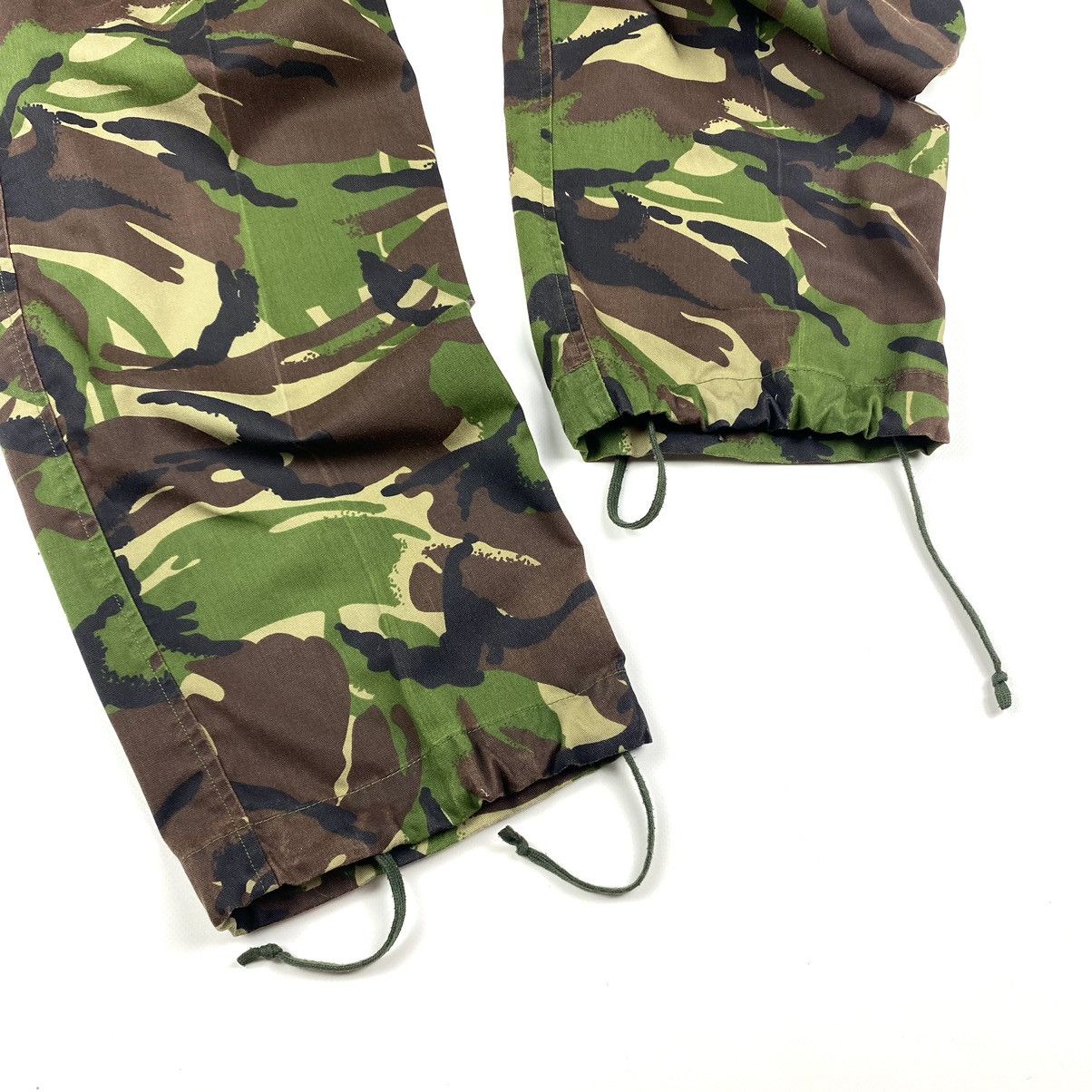 Japanese Brand Vintage Camo Cargo Pants Military Tactical Style Size US 30 / EU 46 - 9 Thumbnail
