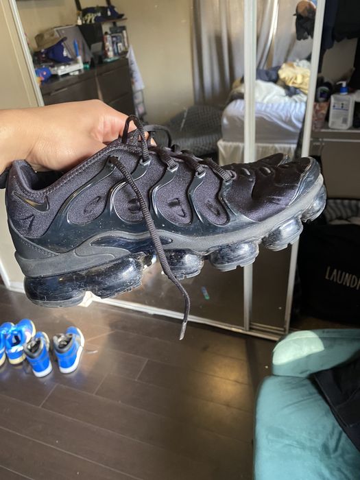 triple black vapor max plus