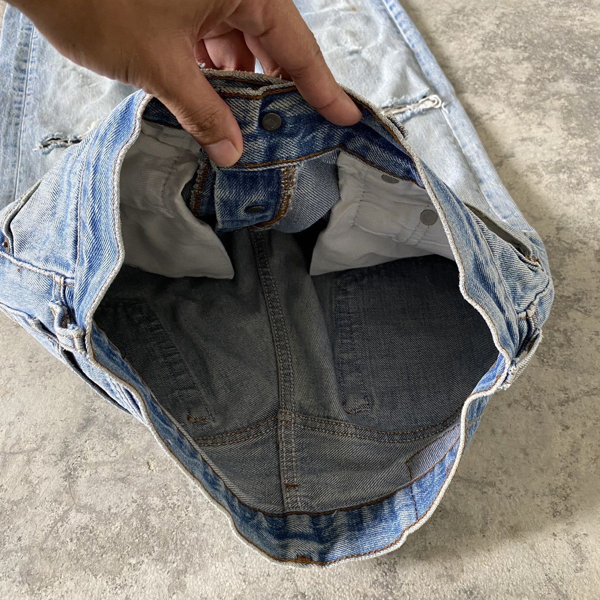 Levi's THRASHED! Vintage Mid 80's Levi's 501 Distressed Jeans Size US 29 - 10 Thumbnail