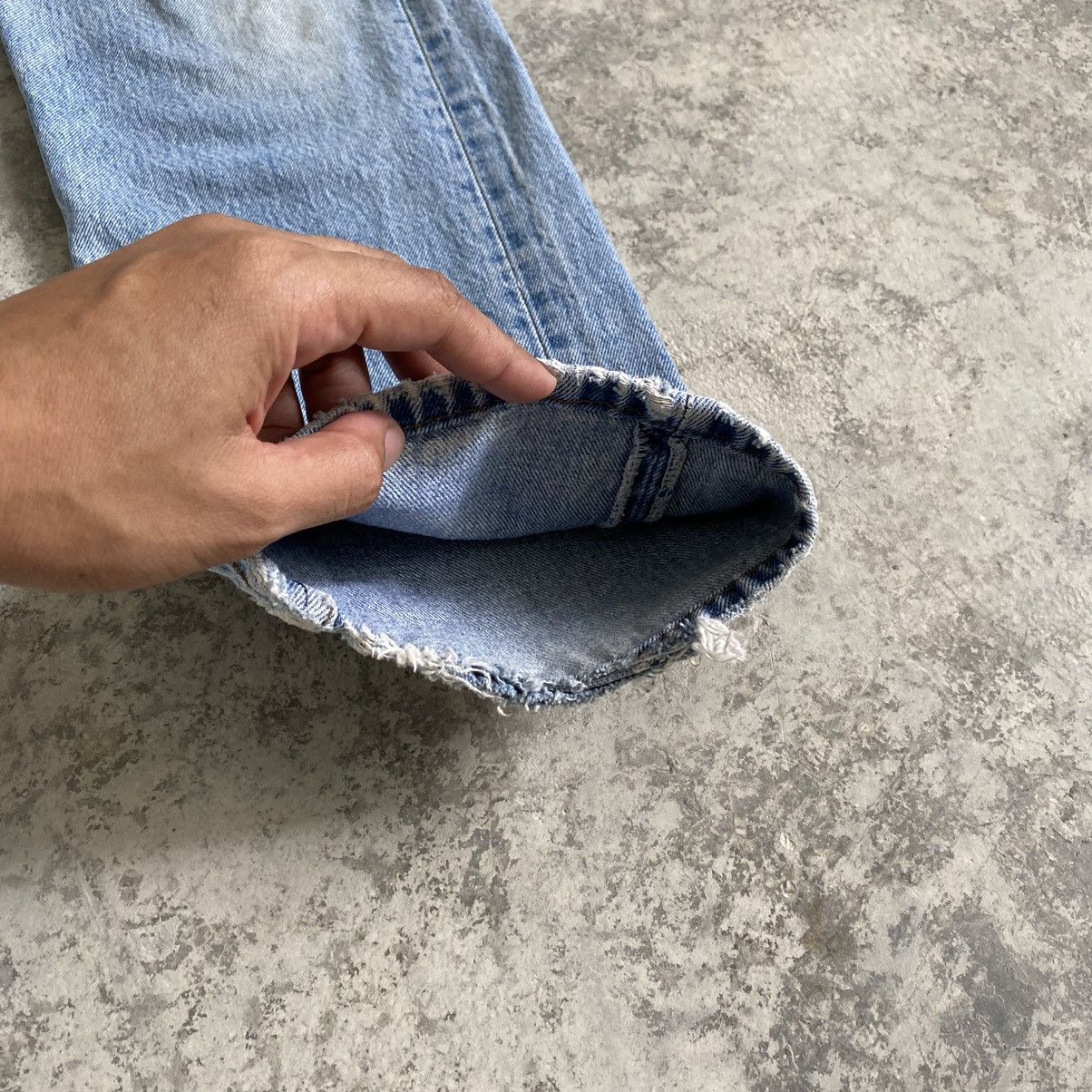 Levi's THRASHED! Vintage Mid 80's Levi's 501 Distressed Jeans Size US 29 - 6 Thumbnail