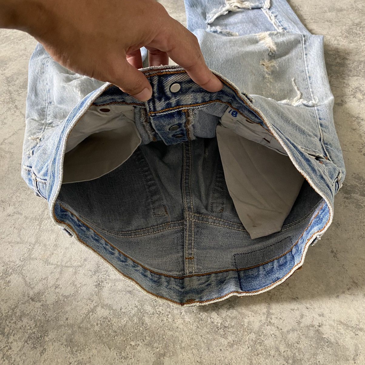 Levi's Trashed VTG 90's Levi's 501 Ripped Denim Jeans Size US 29 - 9 Thumbnail