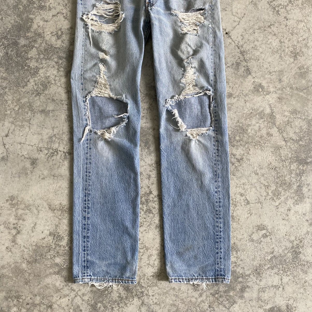Levi's Trashed VTG 90's Levi's 501 Ripped Denim Jeans Size US 29 - 3 Thumbnail