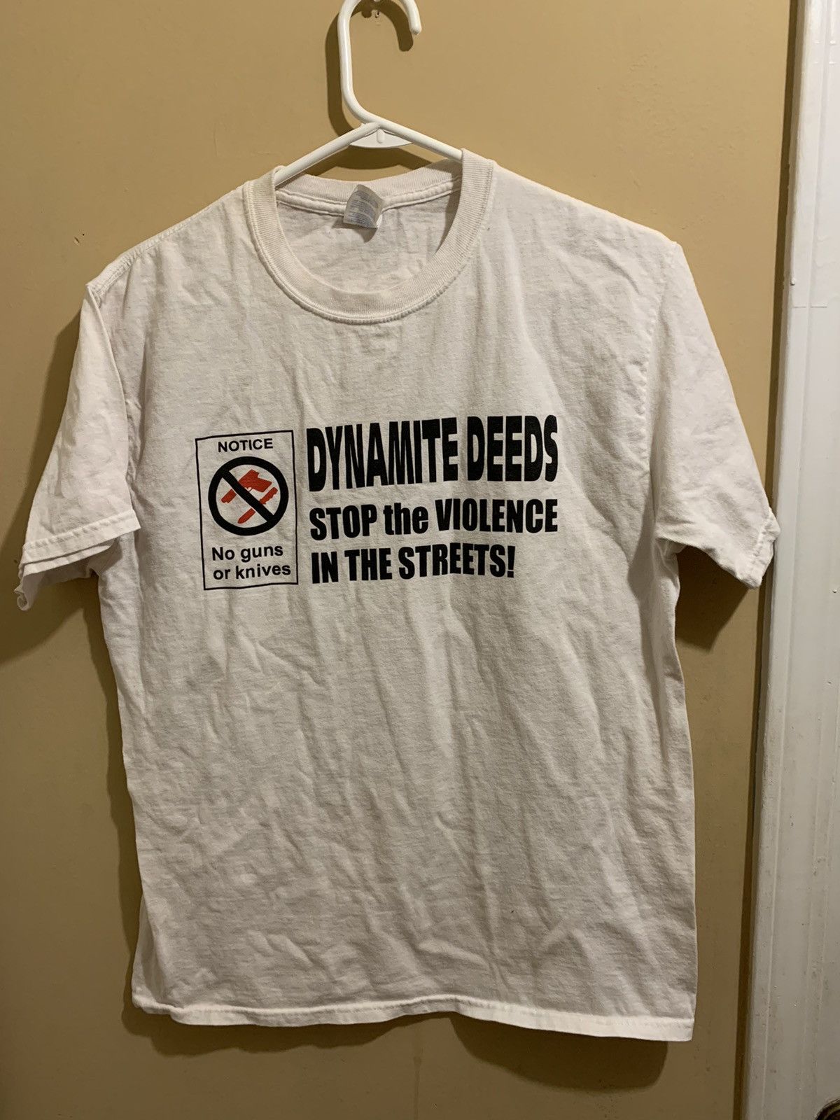 Vintage Vintage no weapons tee Size US M / EU 48-50 / 2 - 2 Thumbnail