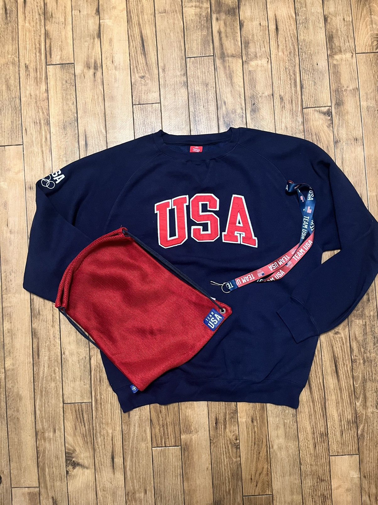 USA OLYMPICS CREWNECK BUDLE WITH KEYCHAIN AND BOOKBAG
