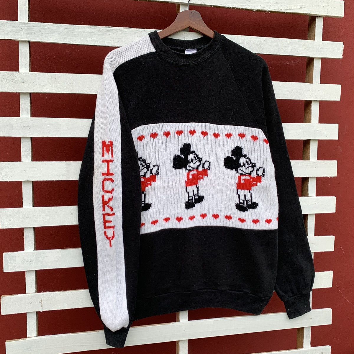 Cartoon Network × Disney × Jerzees Vintage 90s JERZEES Mickey Mouse Love Sweatshirt Size US M / EU 48-50 / 2 - 3 Thumbnail