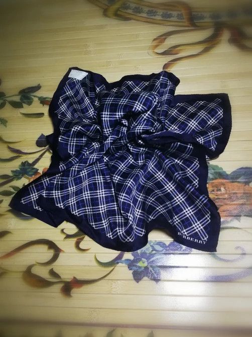 Burberry 🔥Quick Sale🔥Burberry Handkerchief pocketsquares Size ONE SIZE - 1 Thumbnail