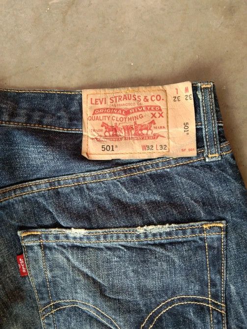 Levi's Vintage Levi's 501 Faded Blue Straight Leg Jeans 32x30 Size US 32 / EU 48 - 3 Thumbnail