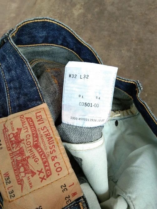 Levi's Vintage Levi's 501 Faded Blue Straight Leg Jeans 32x30 Size US 32 / EU 48 - 7 Thumbnail
