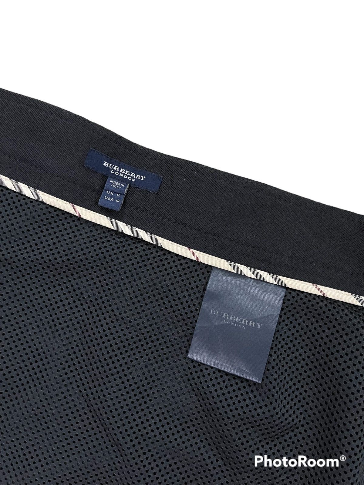 Burberry Burberry London Made In Italy Black Mini Skirts Size 32" / US 10 / IT 46 - 11 Thumbnail