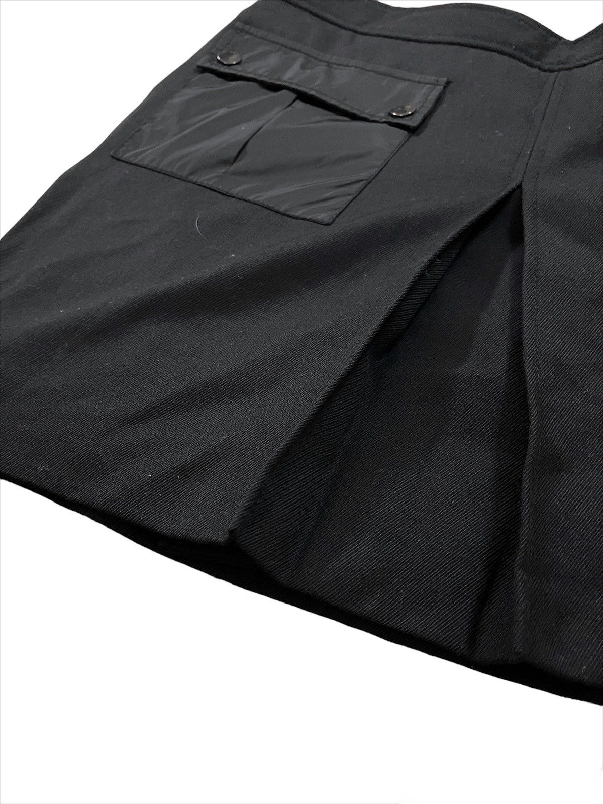 Burberry Burberry London Made In Italy Black Mini Skirts Size 32" / US 10 / IT 46 - 7 Thumbnail