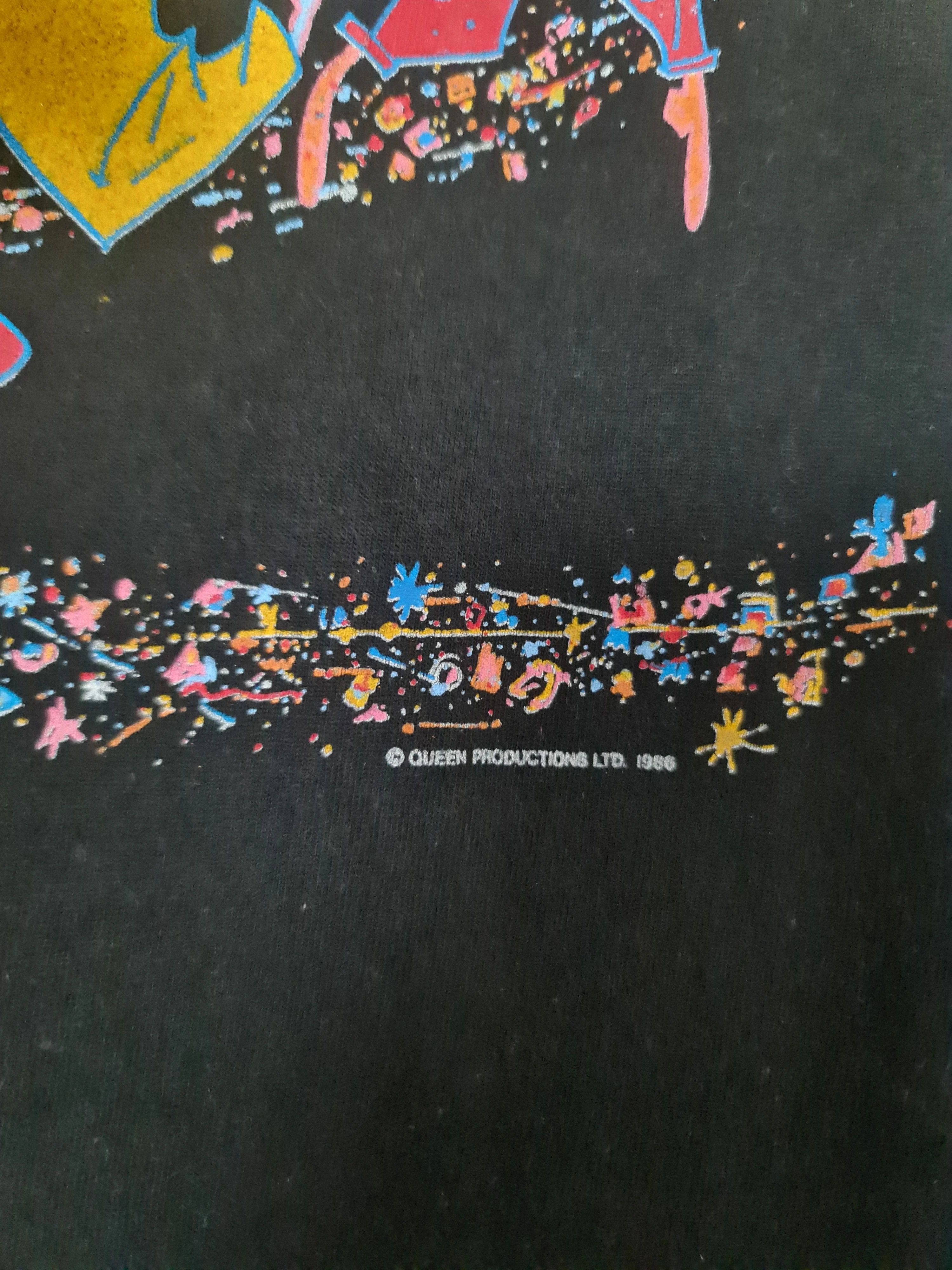 Band Tees Queen kind of magic tour Tshirt Size US L / EU 52-54 / 3 - 5 Thumbnail