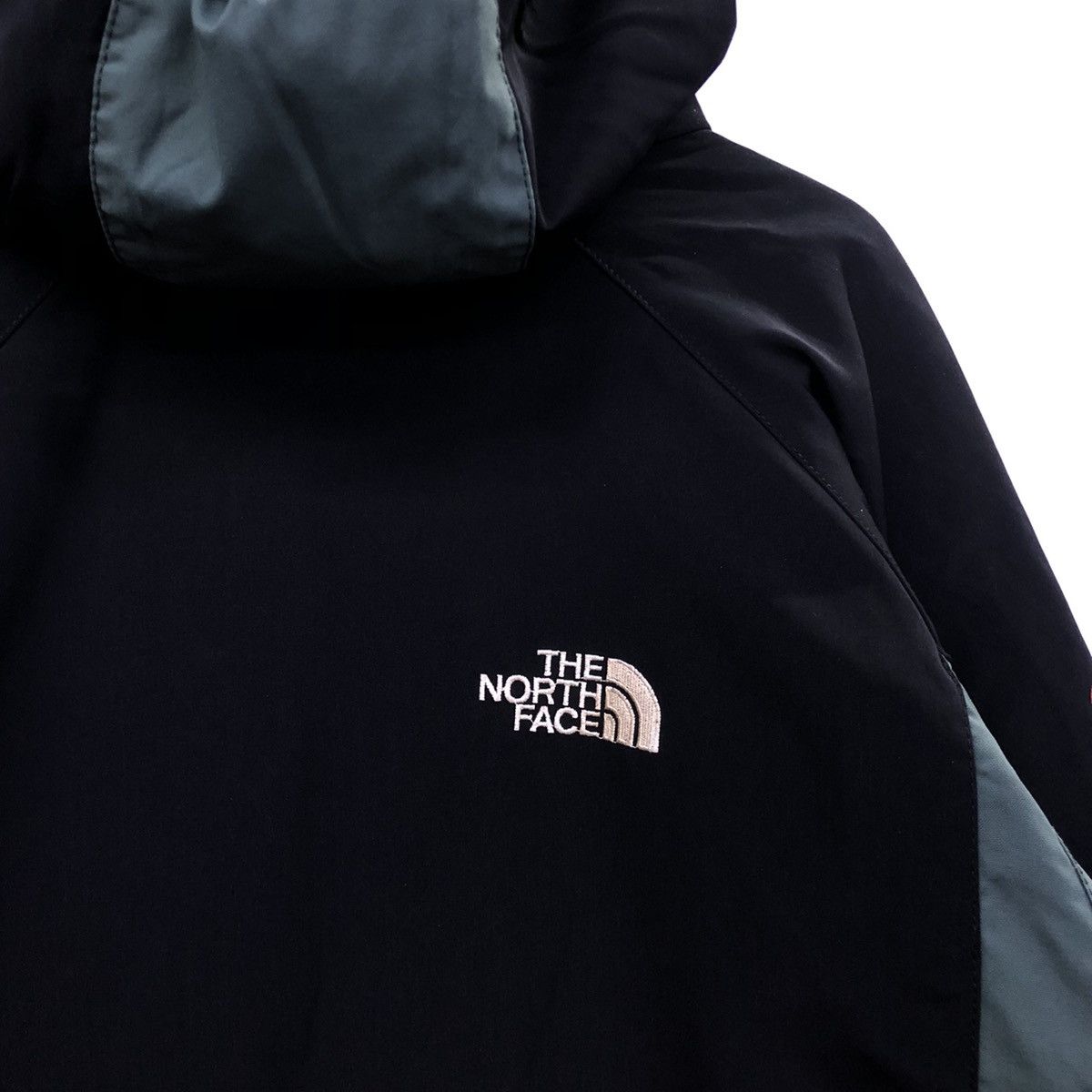The North Face Vintage The North Face Heavy Jacket Size US L / EU 52-54 / 3 - 13 Thumbnail