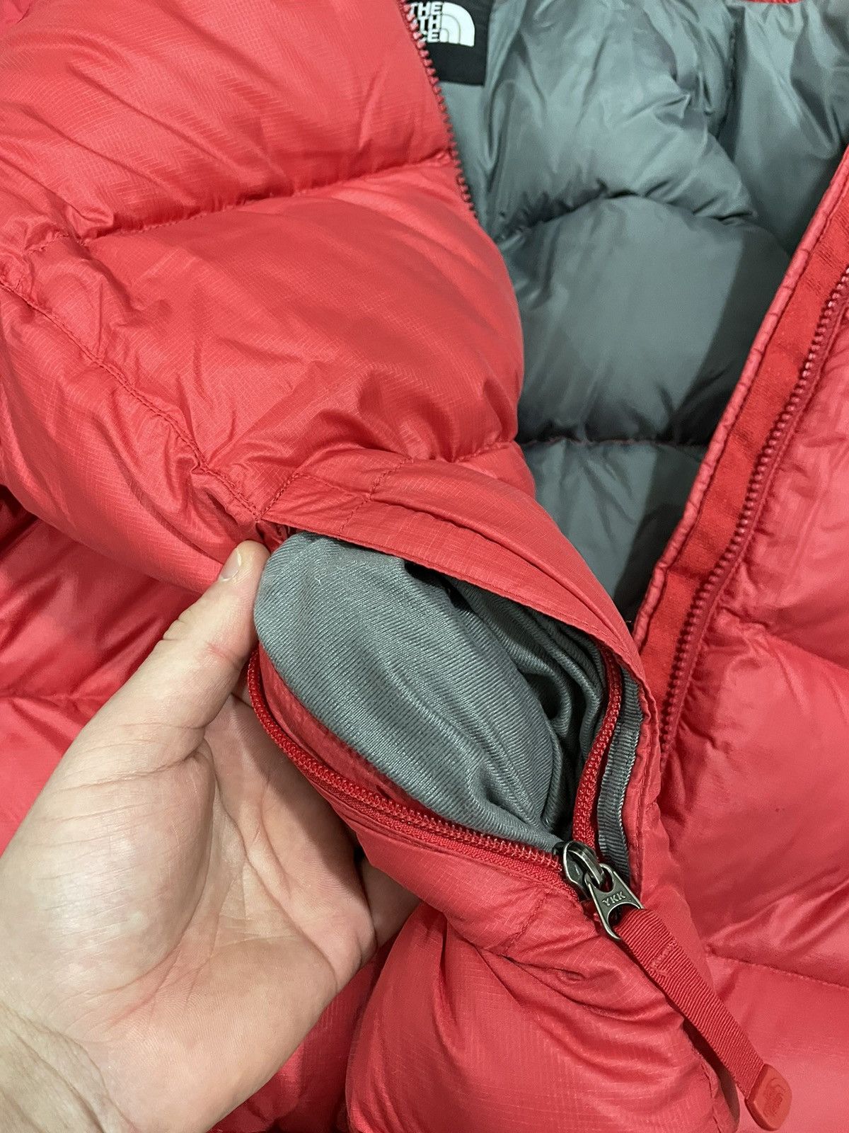 The North Face The North Face Vintage women's Nuptse 2 700 Puffer Jacket Size M / US 6-8 / IT 42-44 - 14 Thumbnail