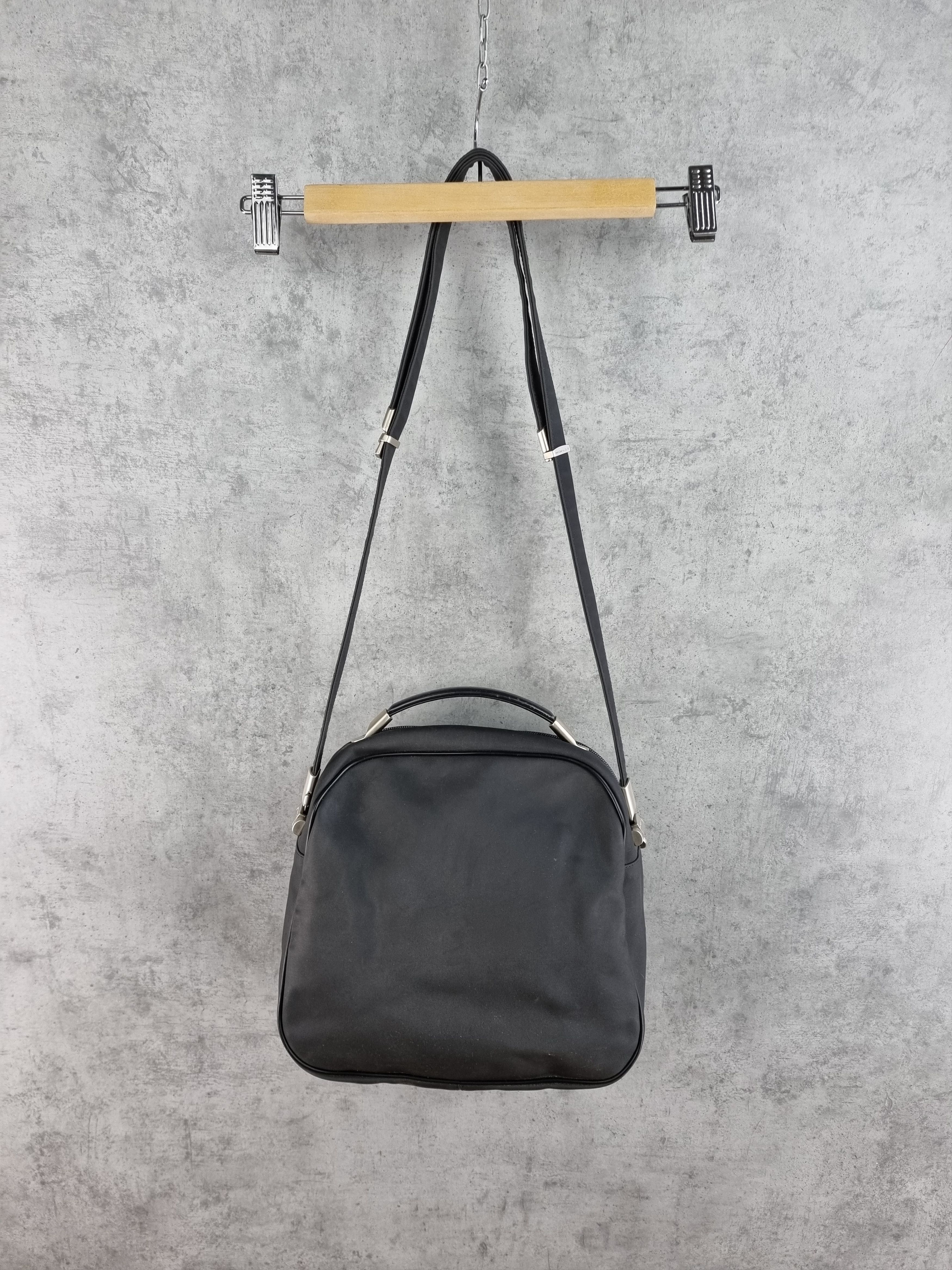 Japanese Brand × Mandarina Duck Mandarina Duck Mellow Tabi Bag Maison Margiela Style Size ONE SIZE - 3 Thumbnail