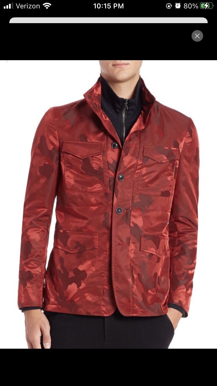 Hooded nylon jacket. Small