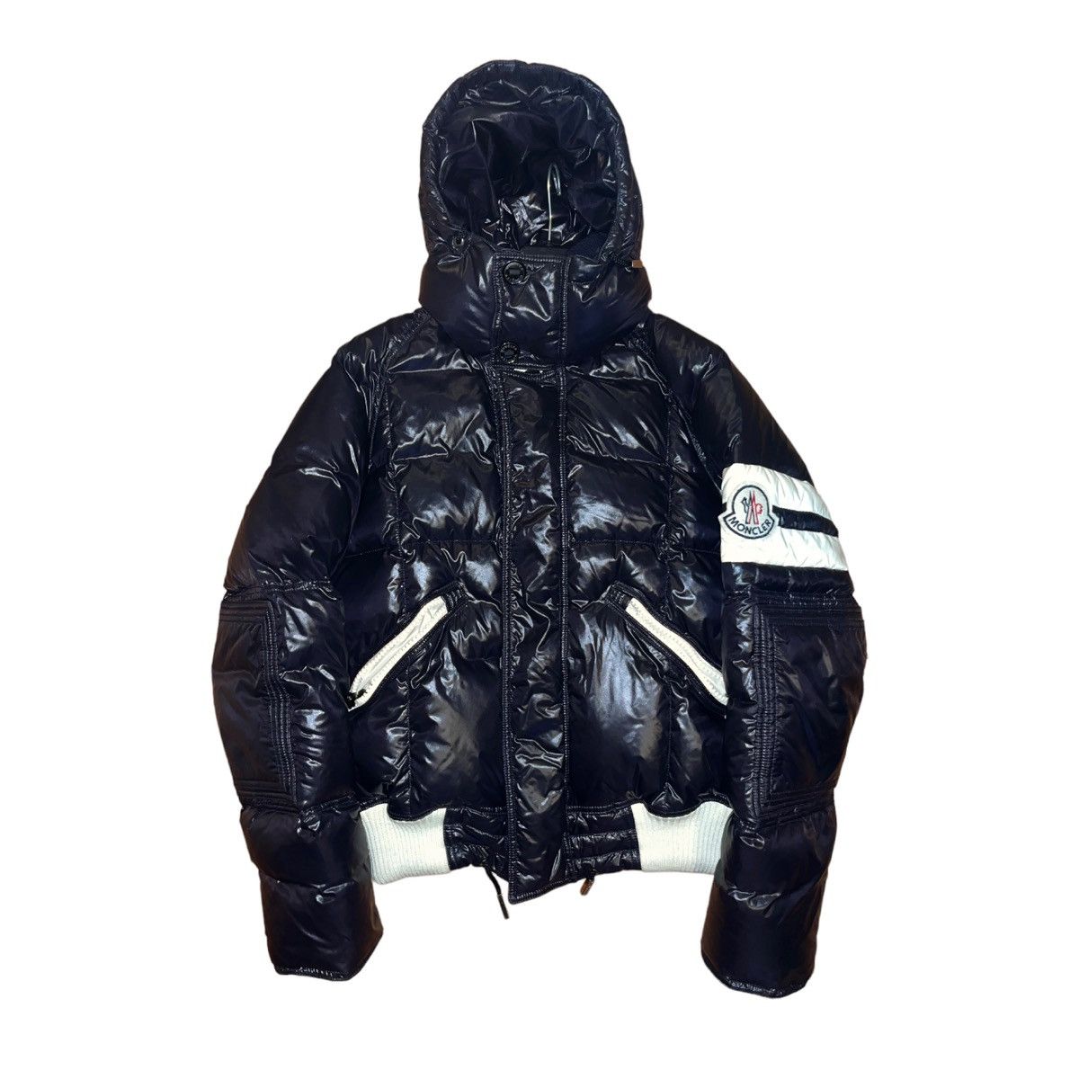 Moncler leon best sale