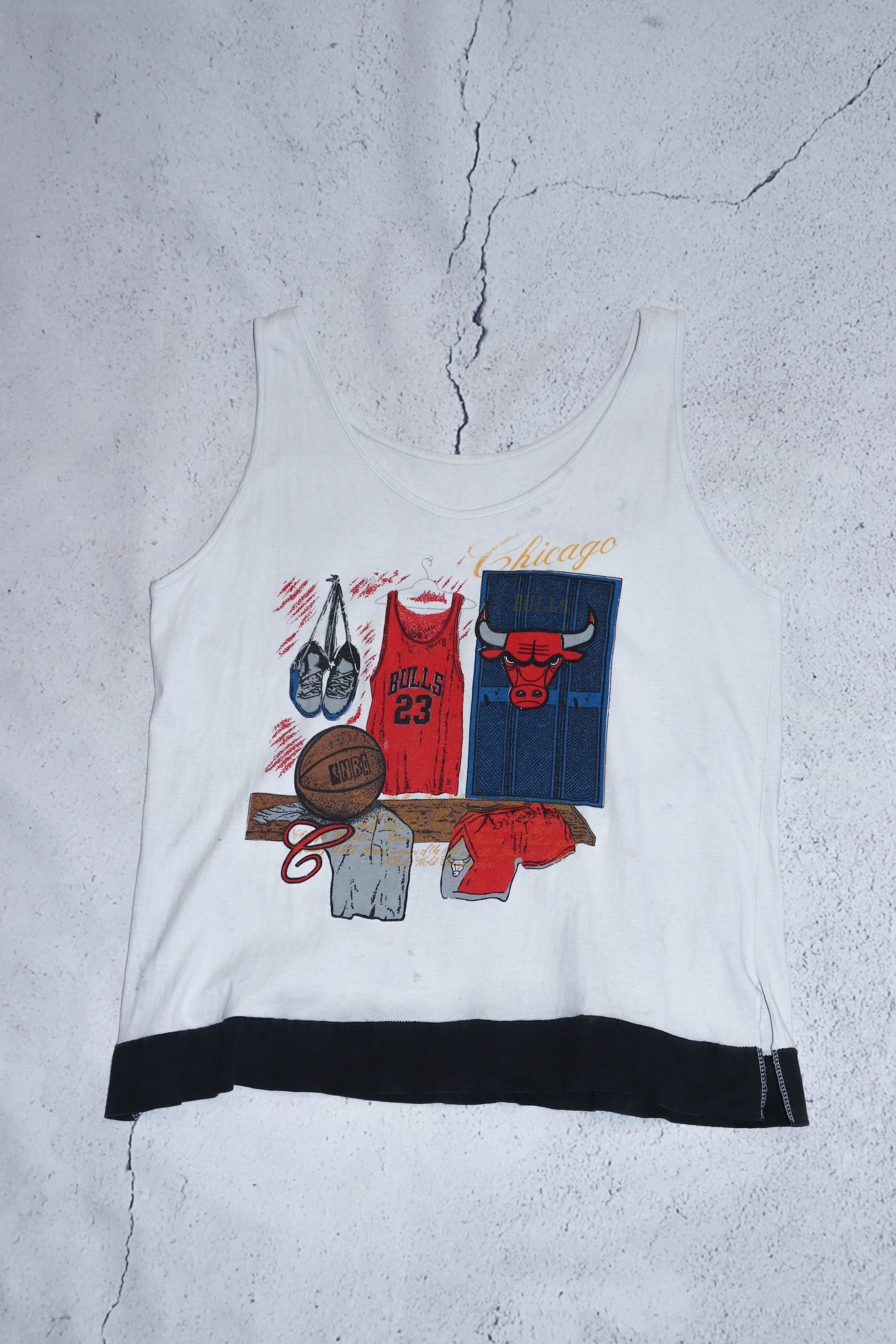 Vintage Bootleg Chicago Bulls NBA Printed Graphics Tank Top Tee Size US XL / EU 56 / 4 - 1 Thumbnail