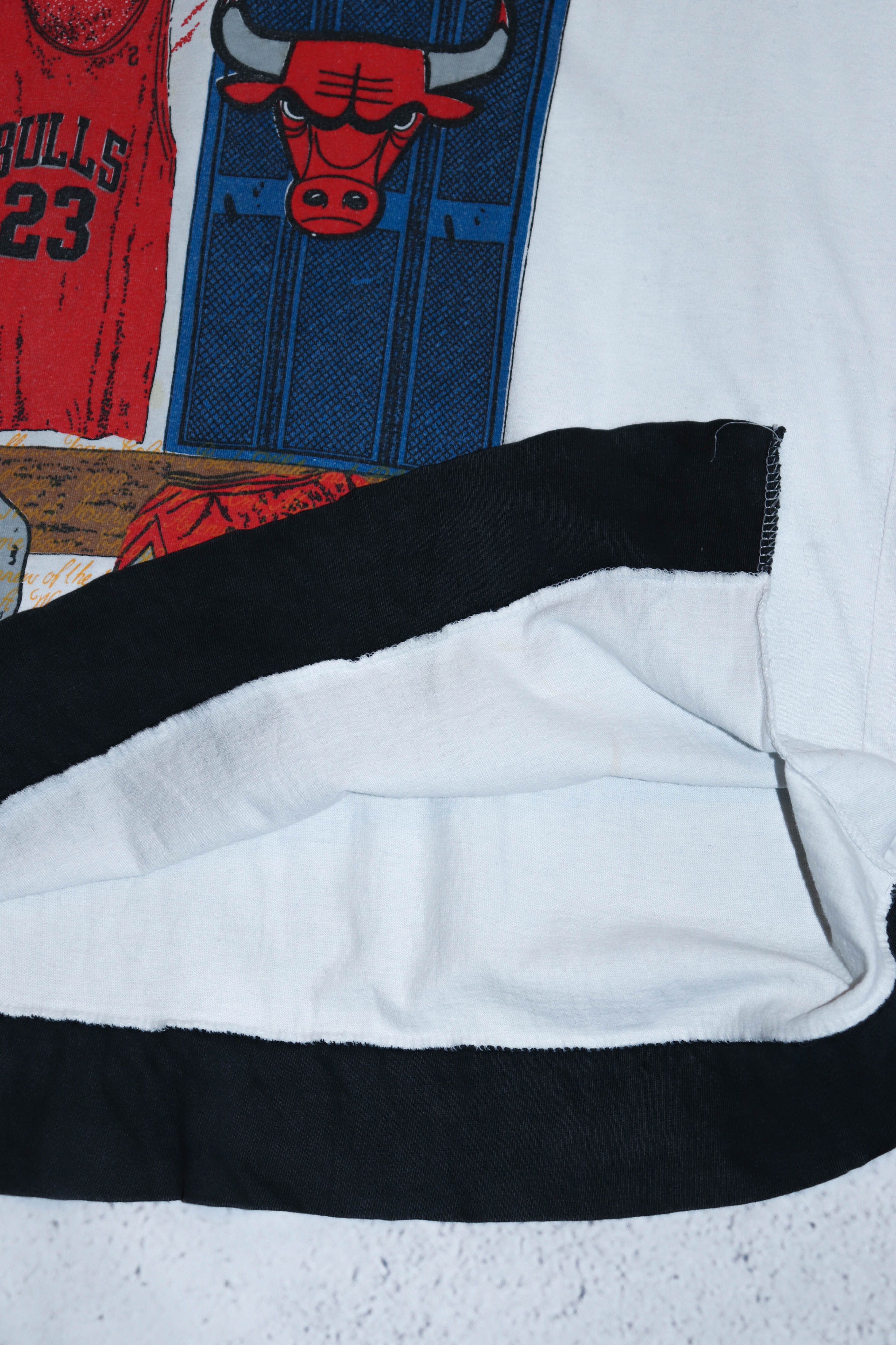 Vintage Bootleg Chicago Bulls NBA Printed Graphics Tank Top Tee Size US XL / EU 56 / 4 - 8 Thumbnail