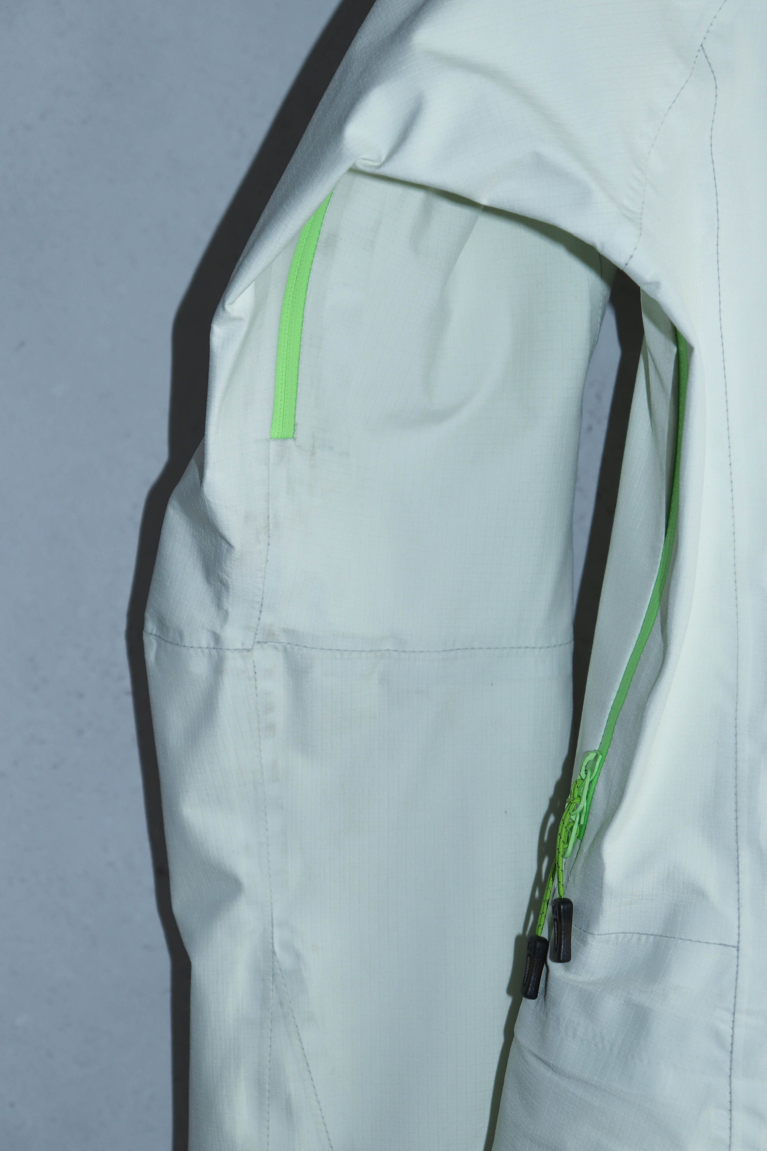 Goretex Millet Gote-Tex Pro White Outdoor Hiking Jacket Size XS / US 0-2 / IT 36-38 - 14 Thumbnail