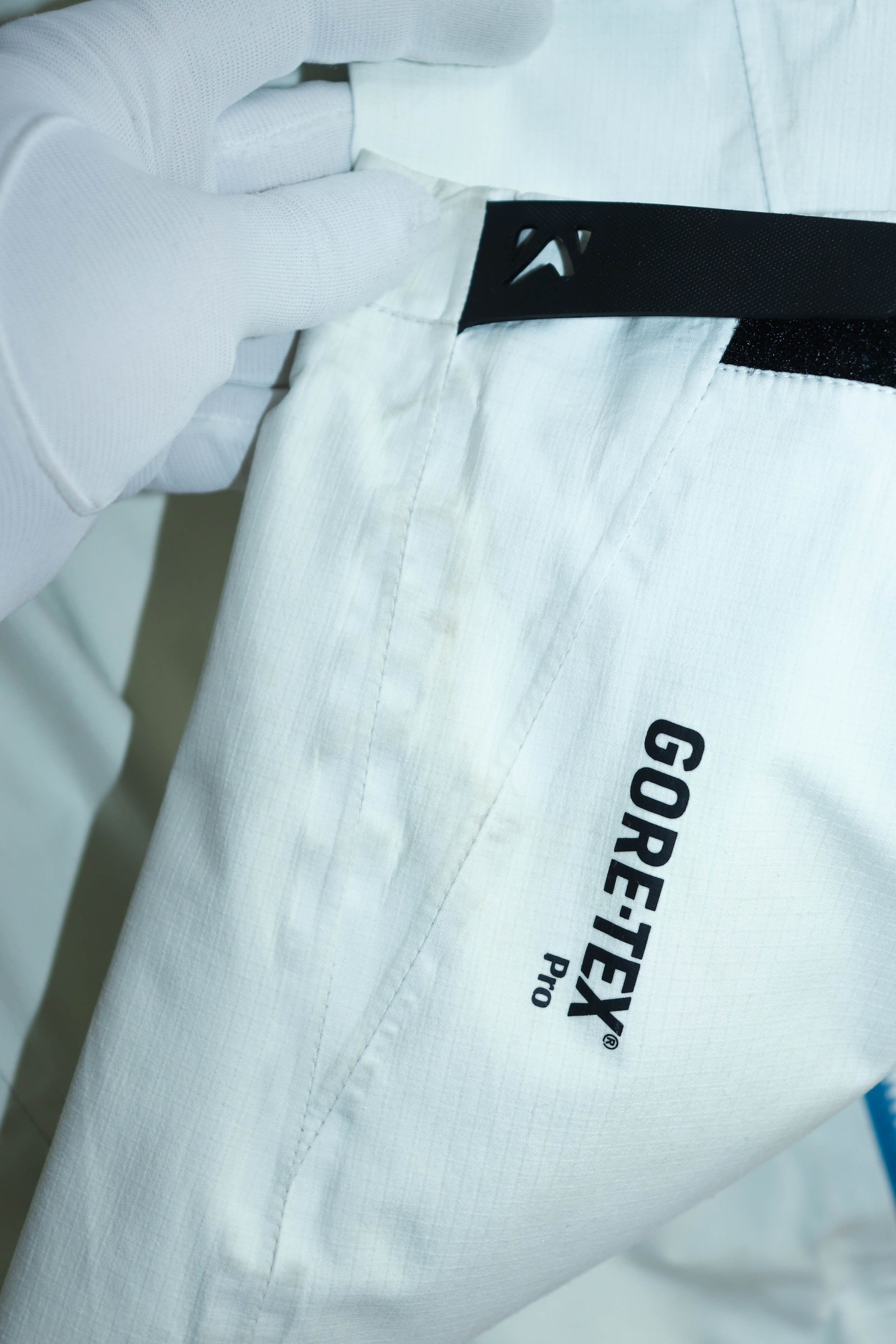 Goretex Millet Gote-Tex Pro White Outdoor Hiking Jacket Size XS / US 0-2 / IT 36-38 - 12 Thumbnail