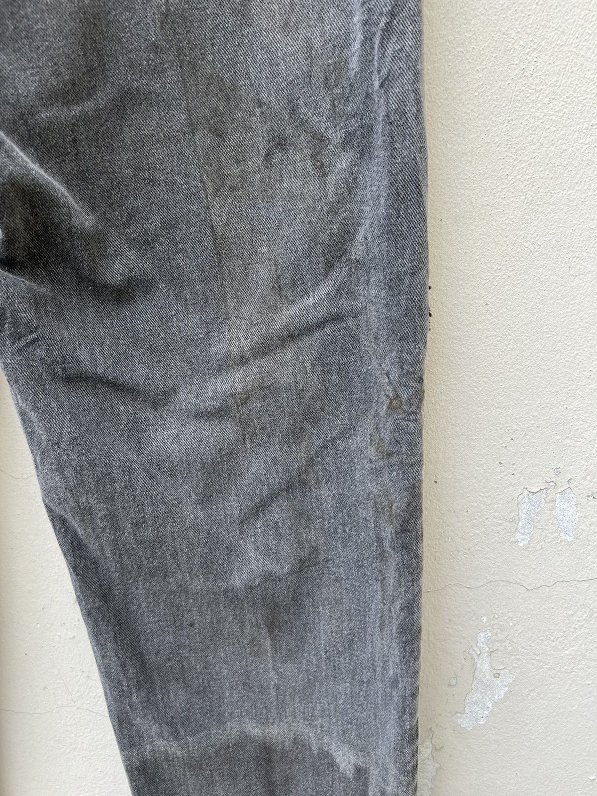 Levi's VTG 2002 Levi’s 550 Dirty Fade Black Denim Relaxed Fit Jeans Size US 32 / EU 48 - 20 Thumbnail