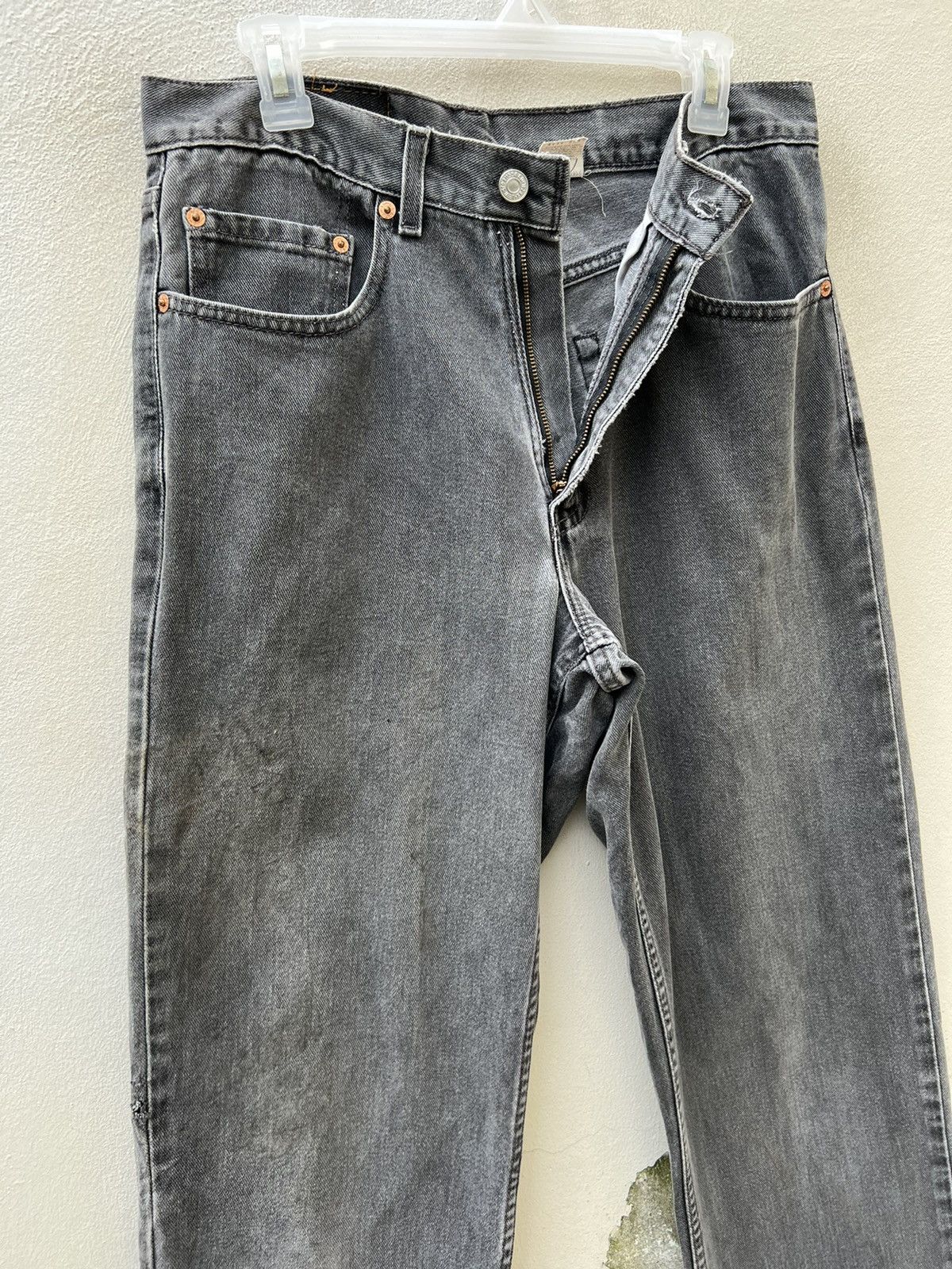 Levi's VTG 2002 Levi’s 550 Dirty Fade Black Denim Relaxed Fit Jeans Size US 32 / EU 48 - 8 Thumbnail